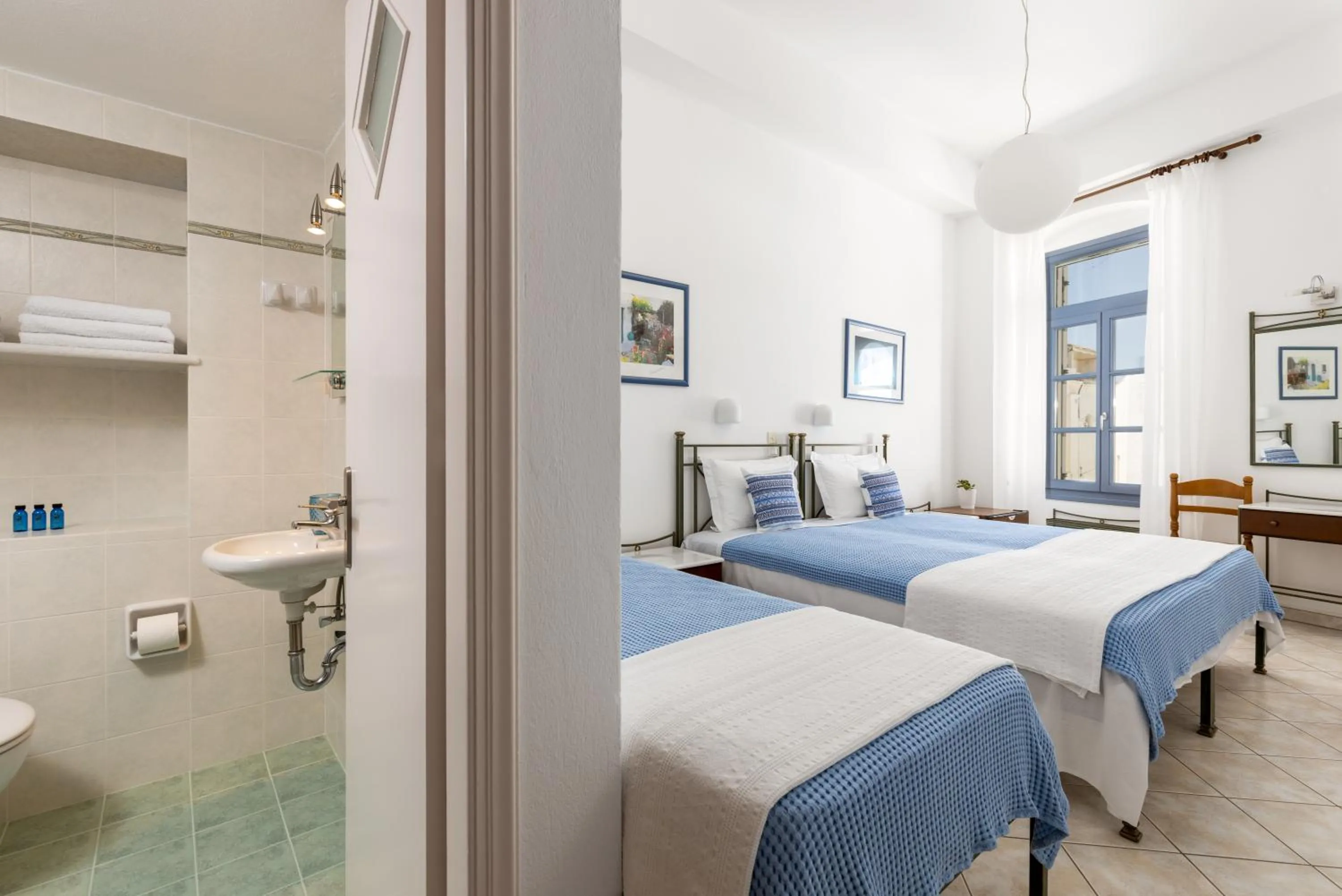 Photo of the whole room, Bed in Hotel Dina