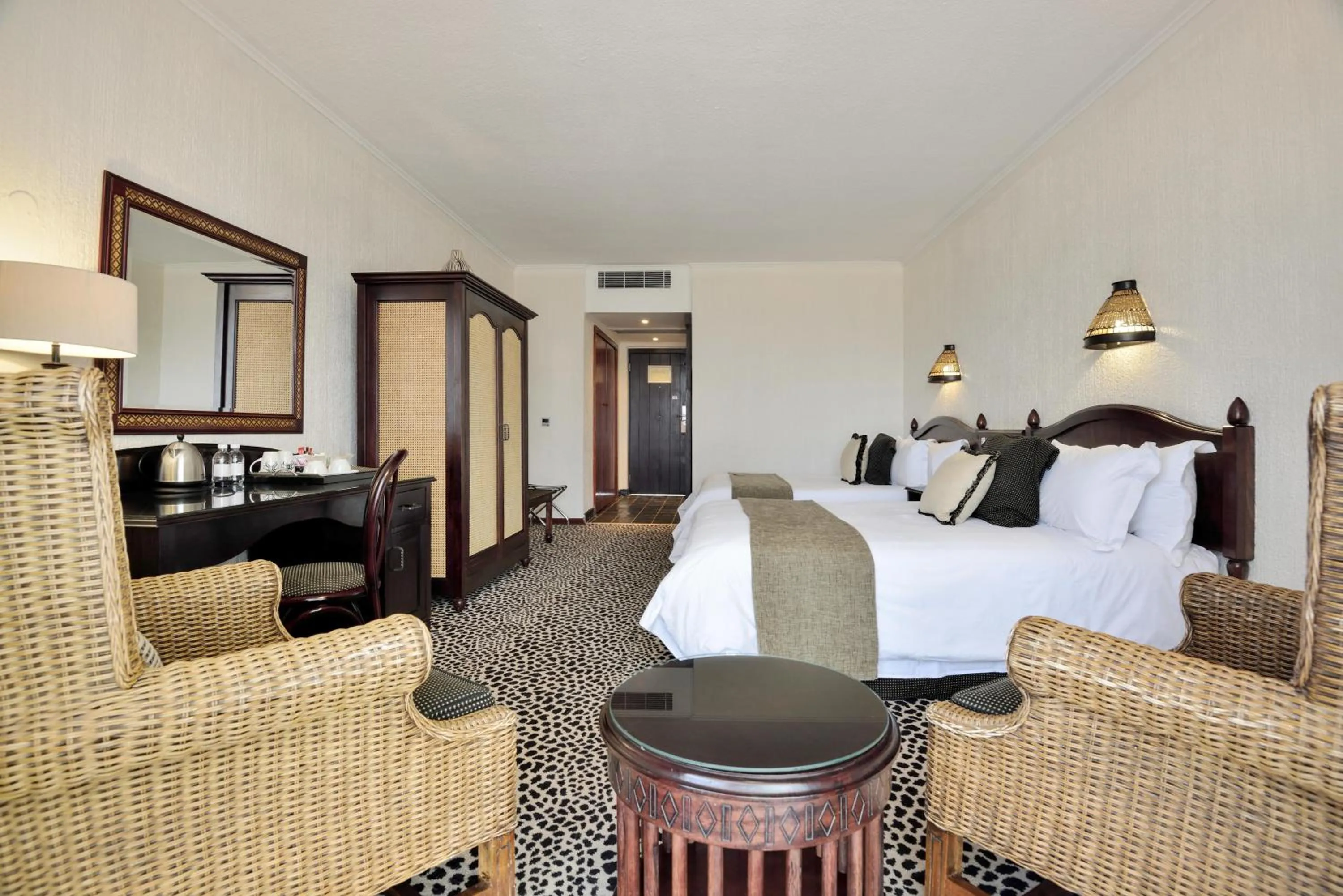 Photo of the whole room in Bakubung Bush Lodge