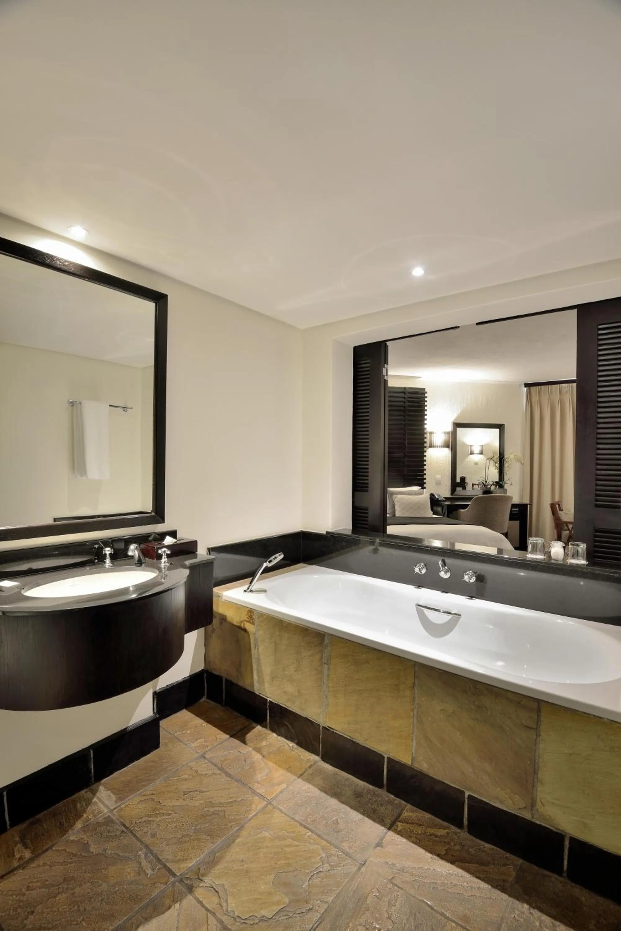 Bathroom in Bakubung Bush Lodge