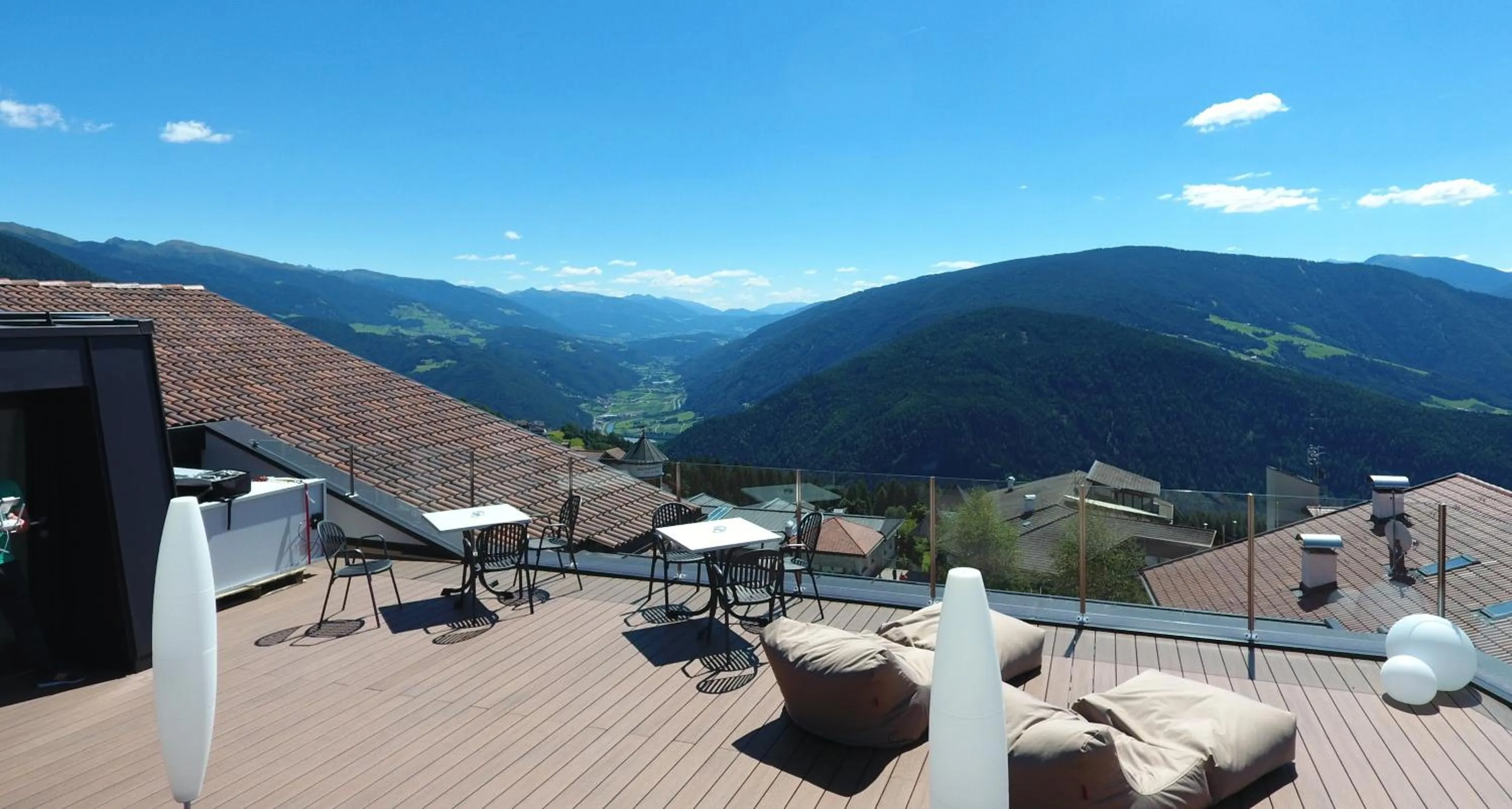 Facade/entrance in Hotel Kristall