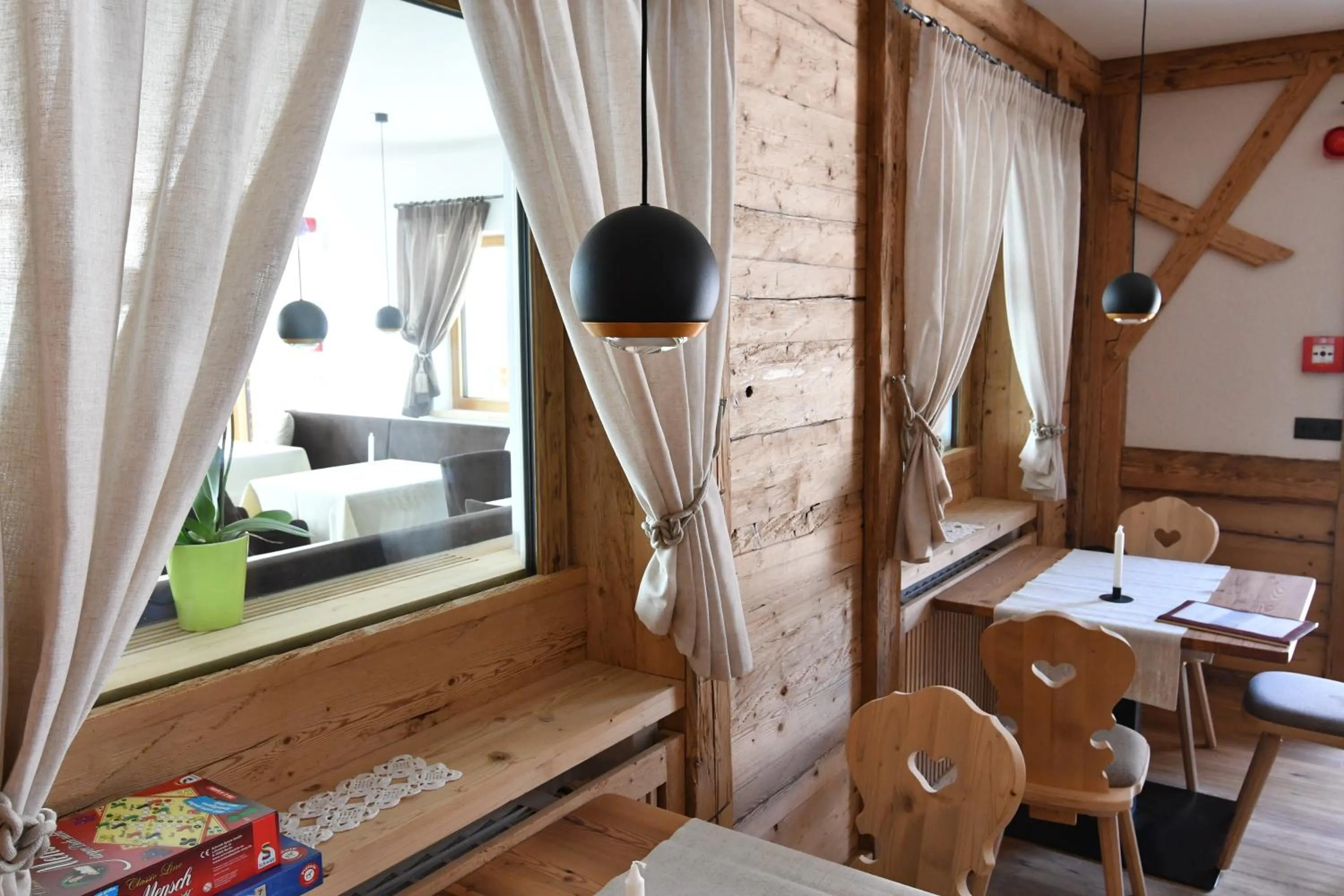 Restaurant/places to eat in Hotel Kristall