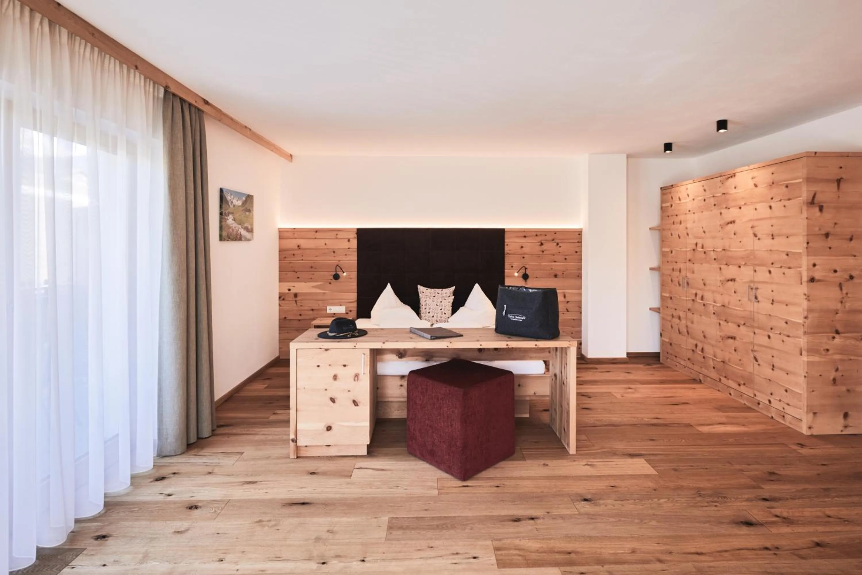 Photo of the whole room in Hotel Kristall