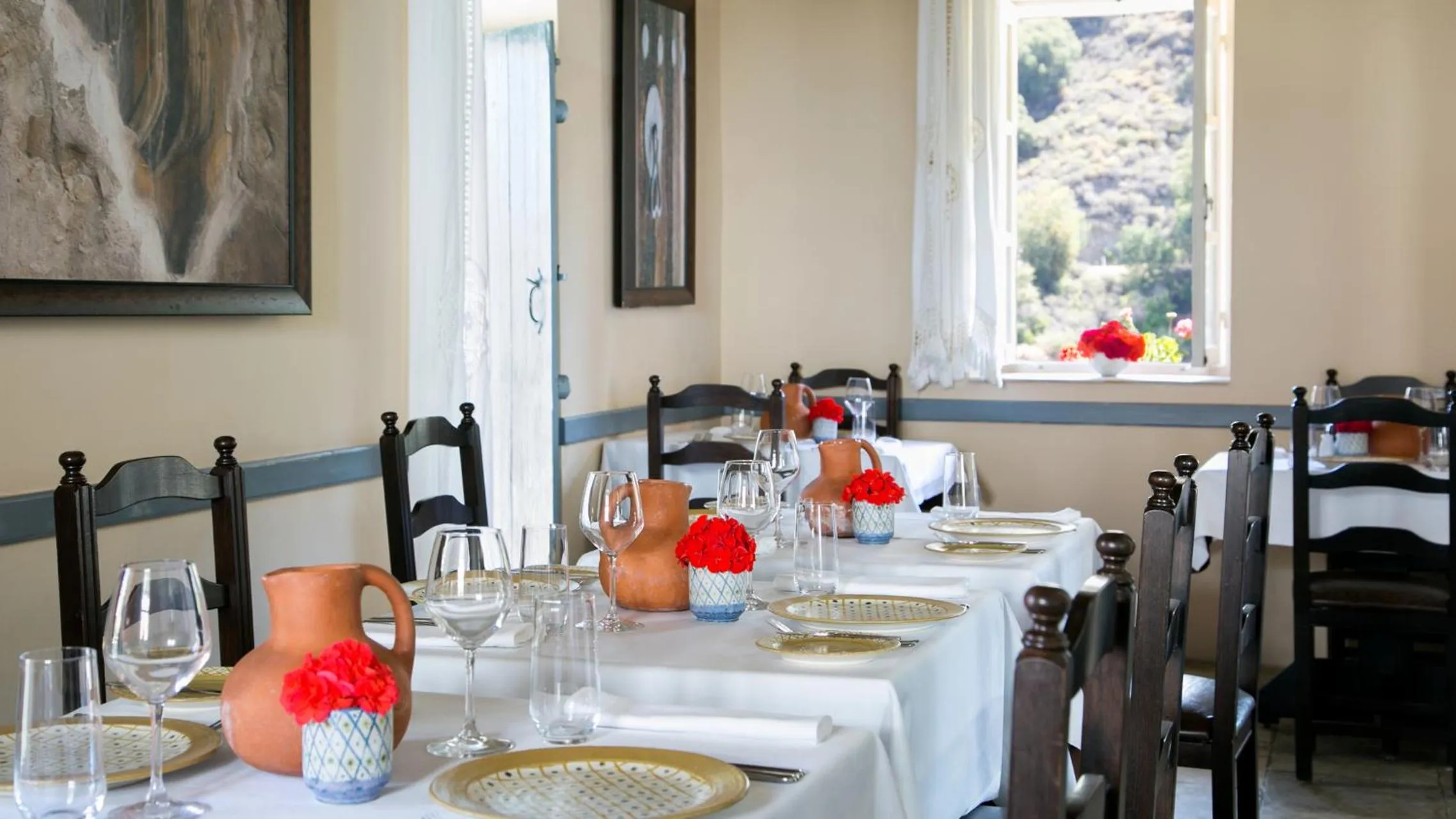 Dining area in Casale Panayiotis