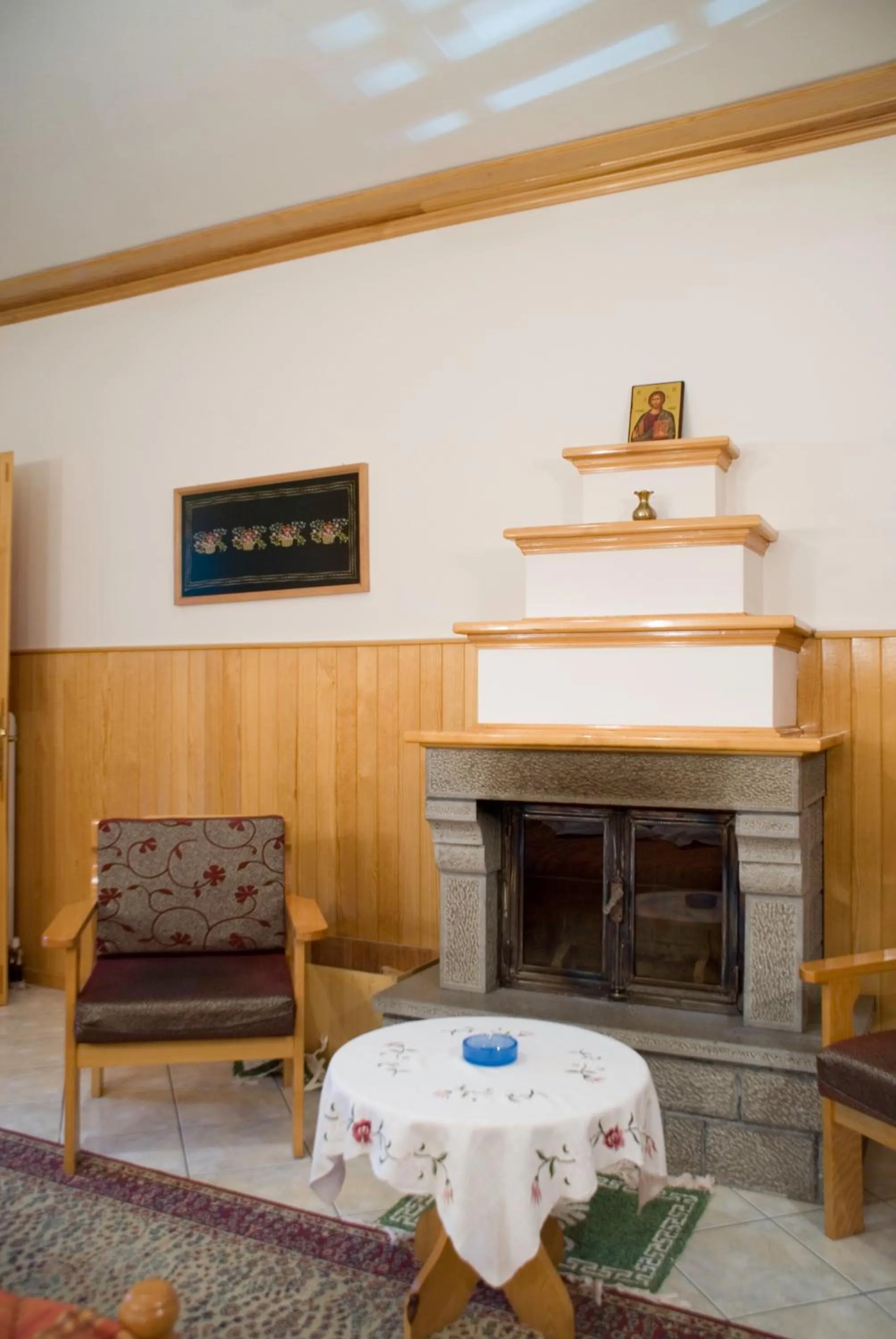 Communal lounge/ TV room in Asteri Metsovou