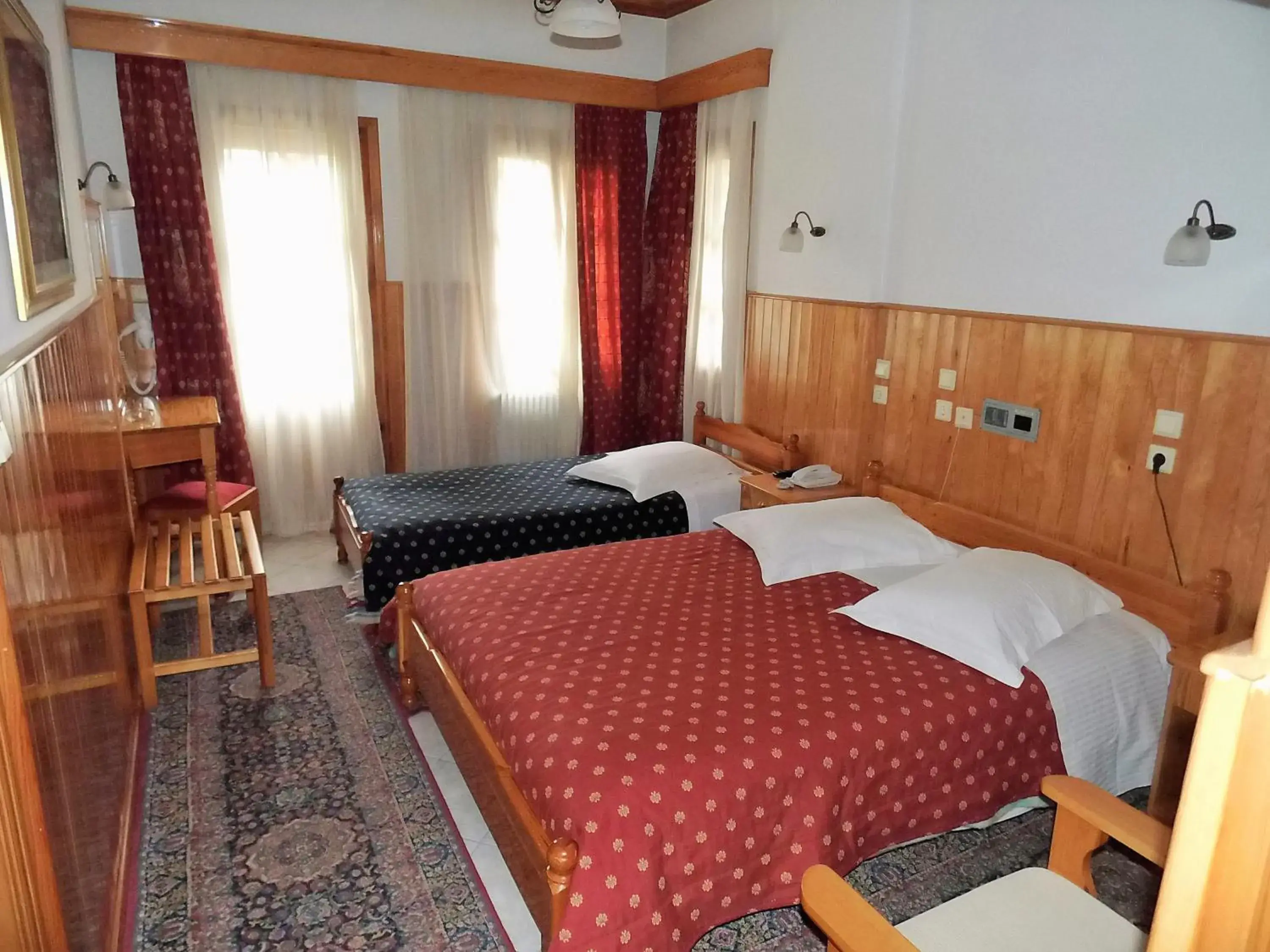 Triple Room in Asteri Metsovou Triple Room in Asteri Metsovou