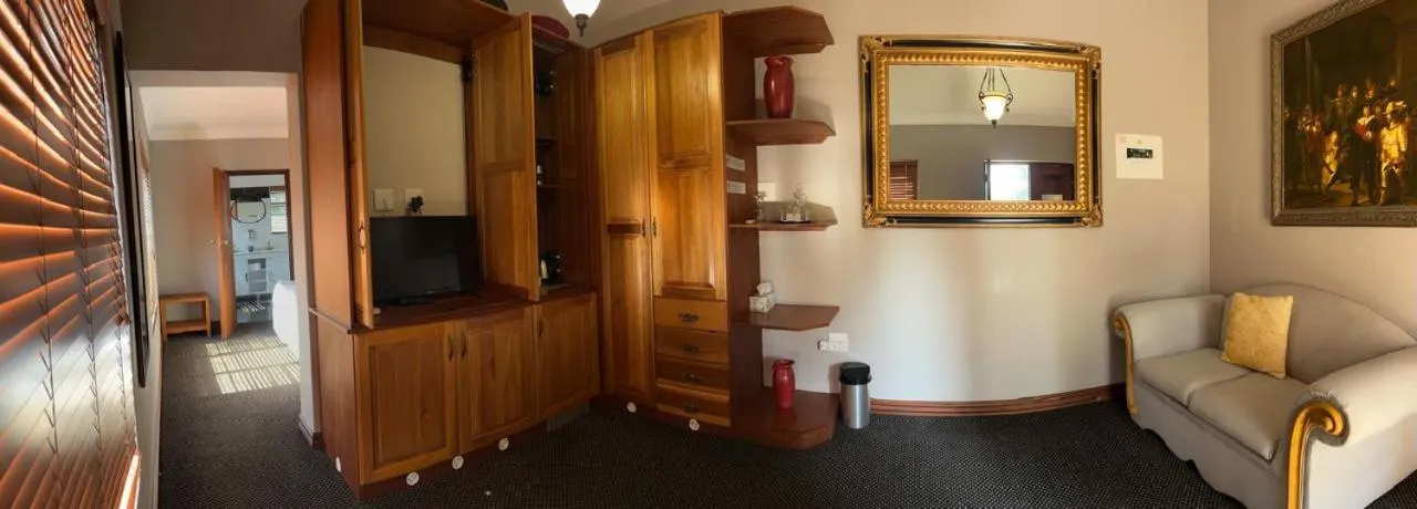 TV and multimedia in Bohemian Guesthouse - Pretoria