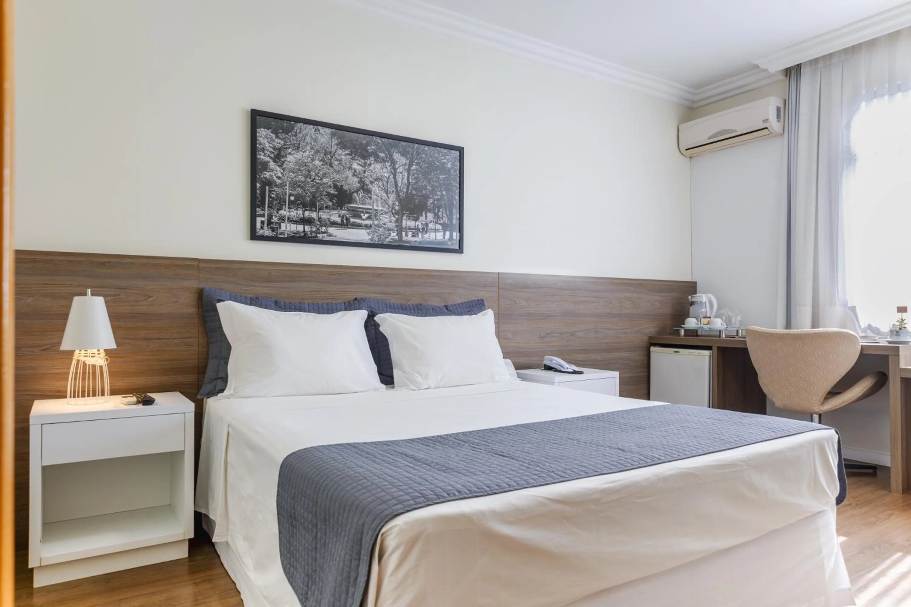 Property building, Bed in Caitá Hotéis