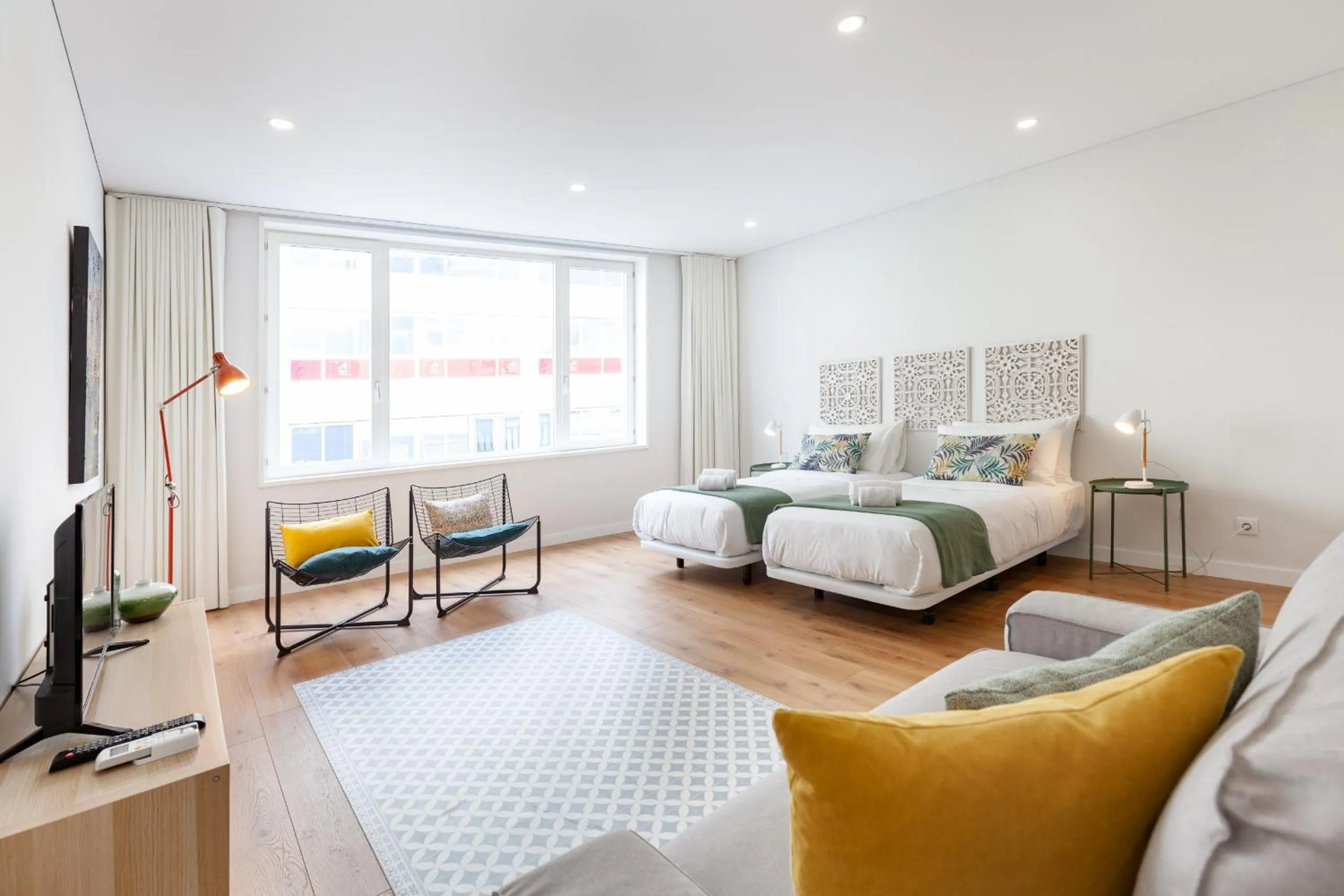 Bed in Oporto Palace Apartments