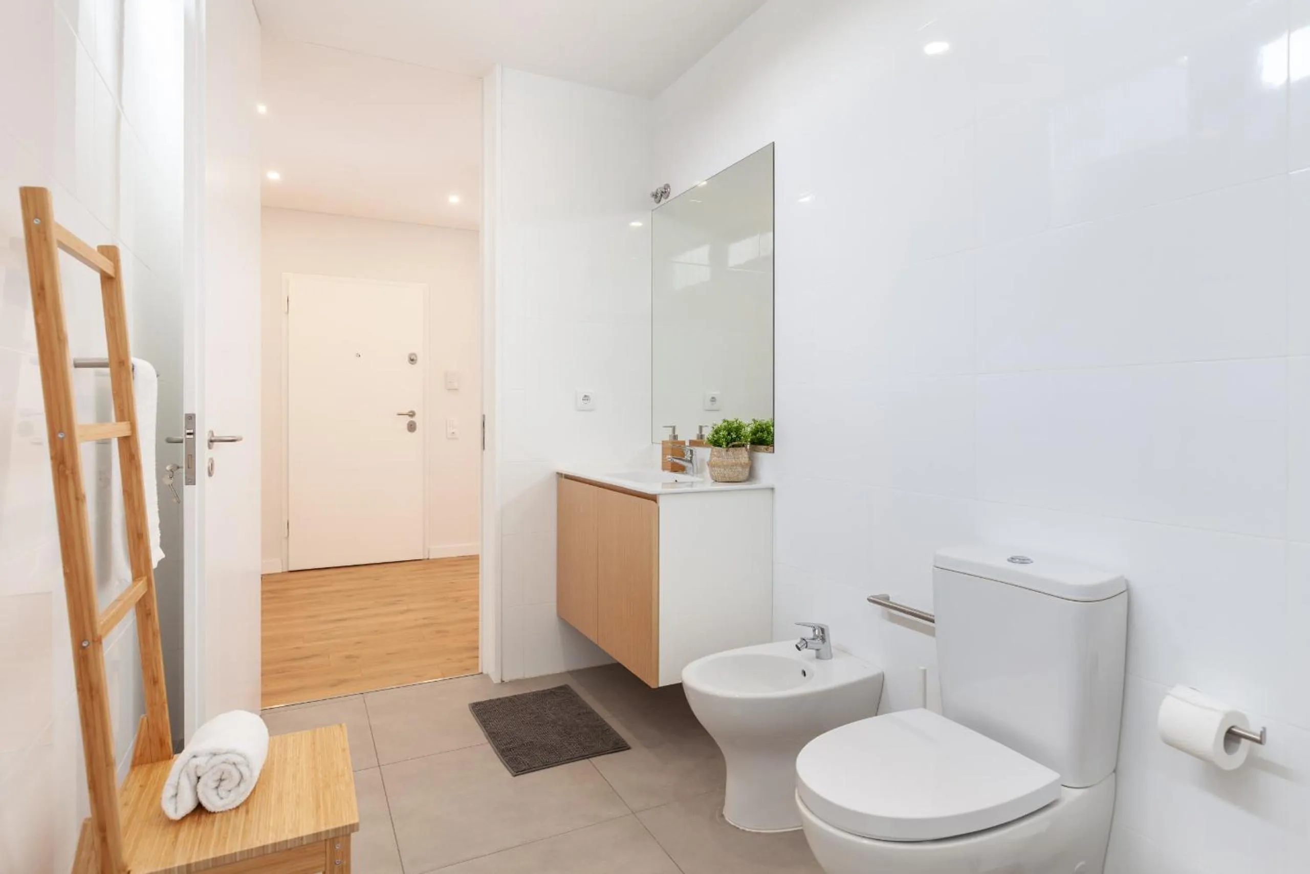 Bathroom in Oporto Palace Apartments