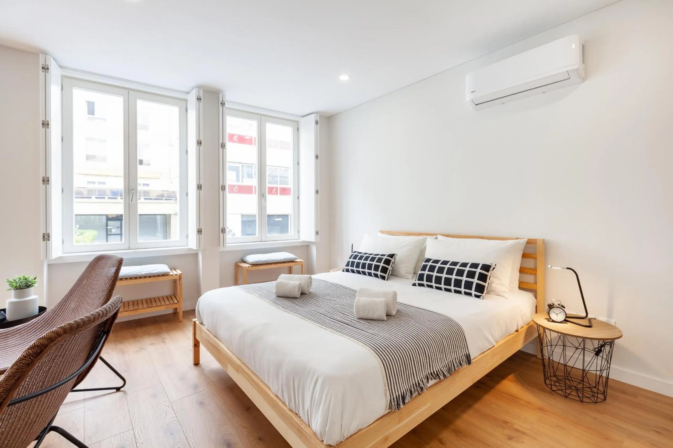 Bed in Oporto Palace Apartments