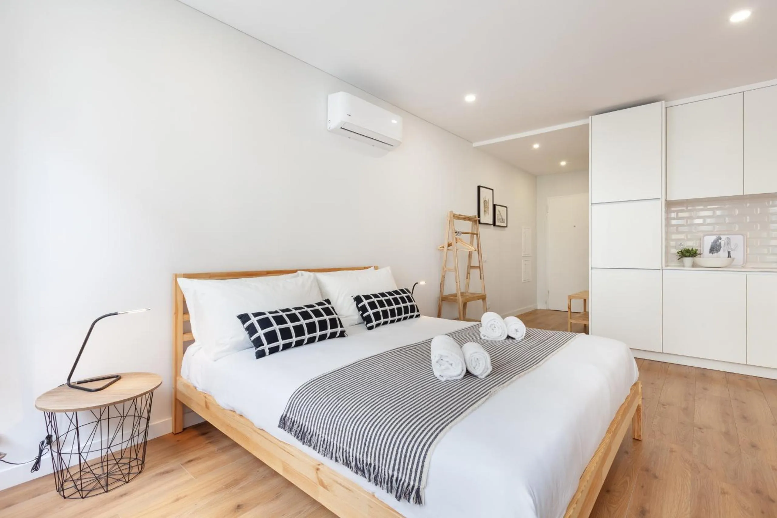 Bed in Oporto Palace Apartments