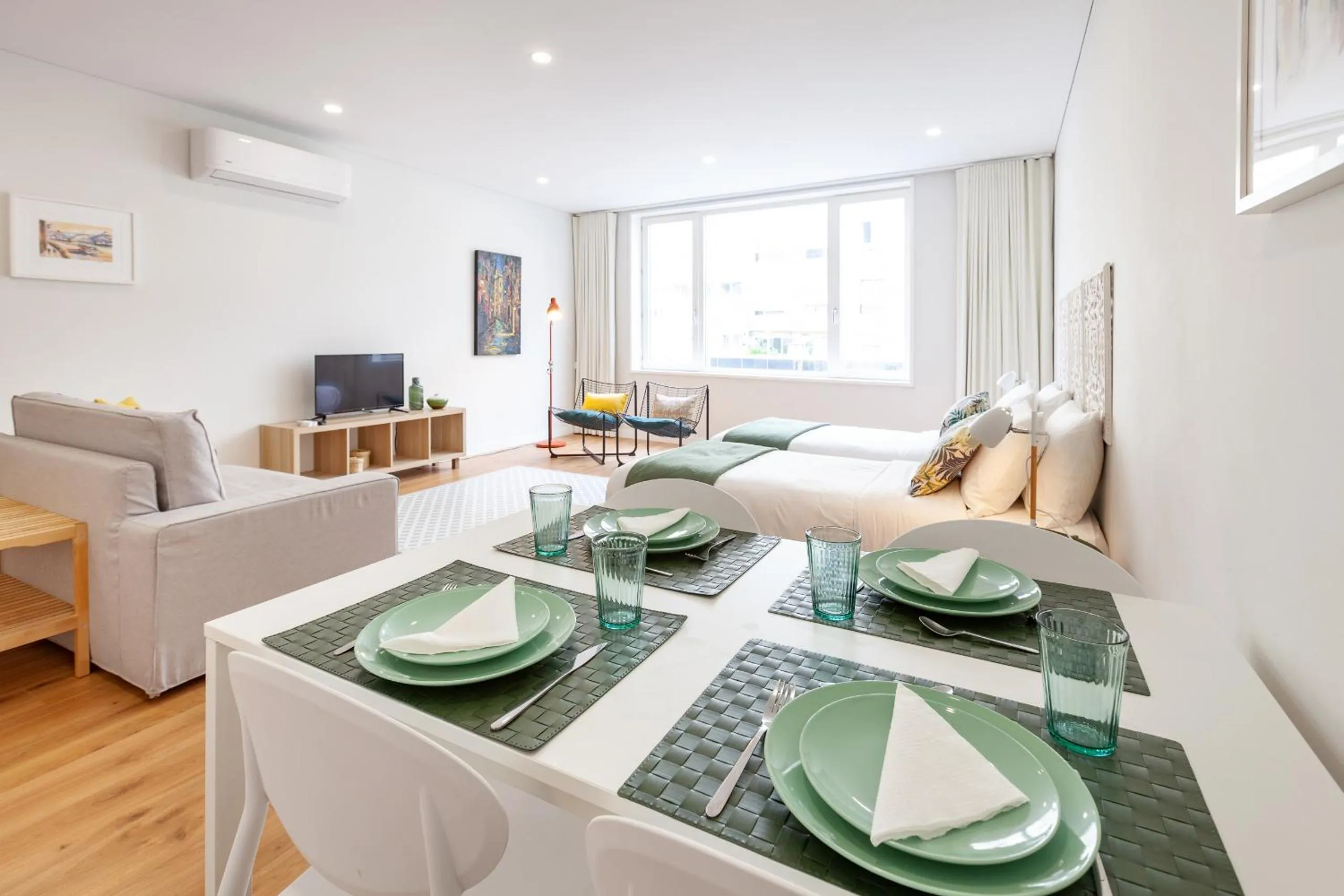 Dining area in Oporto Palace Apartments