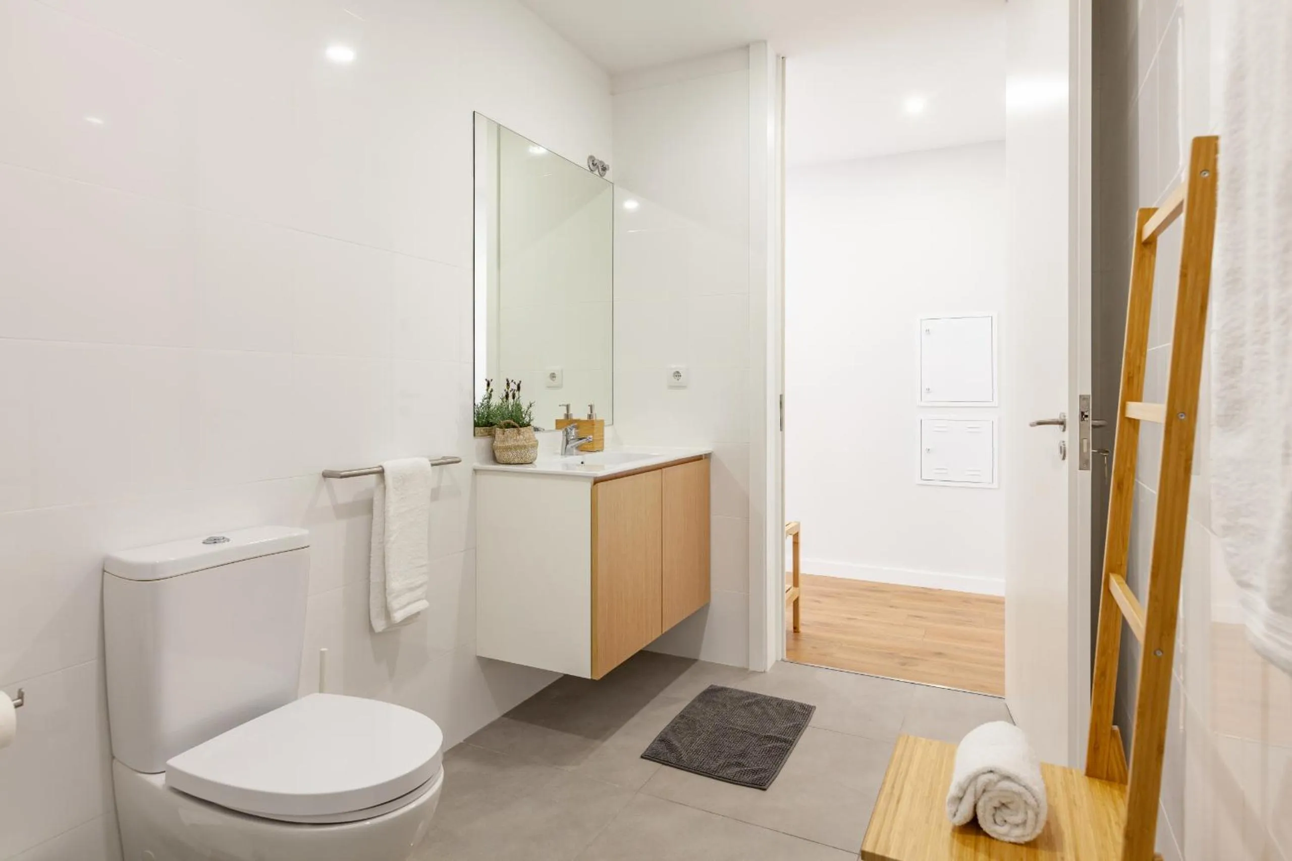 Bathroom in Oporto Palace Apartments