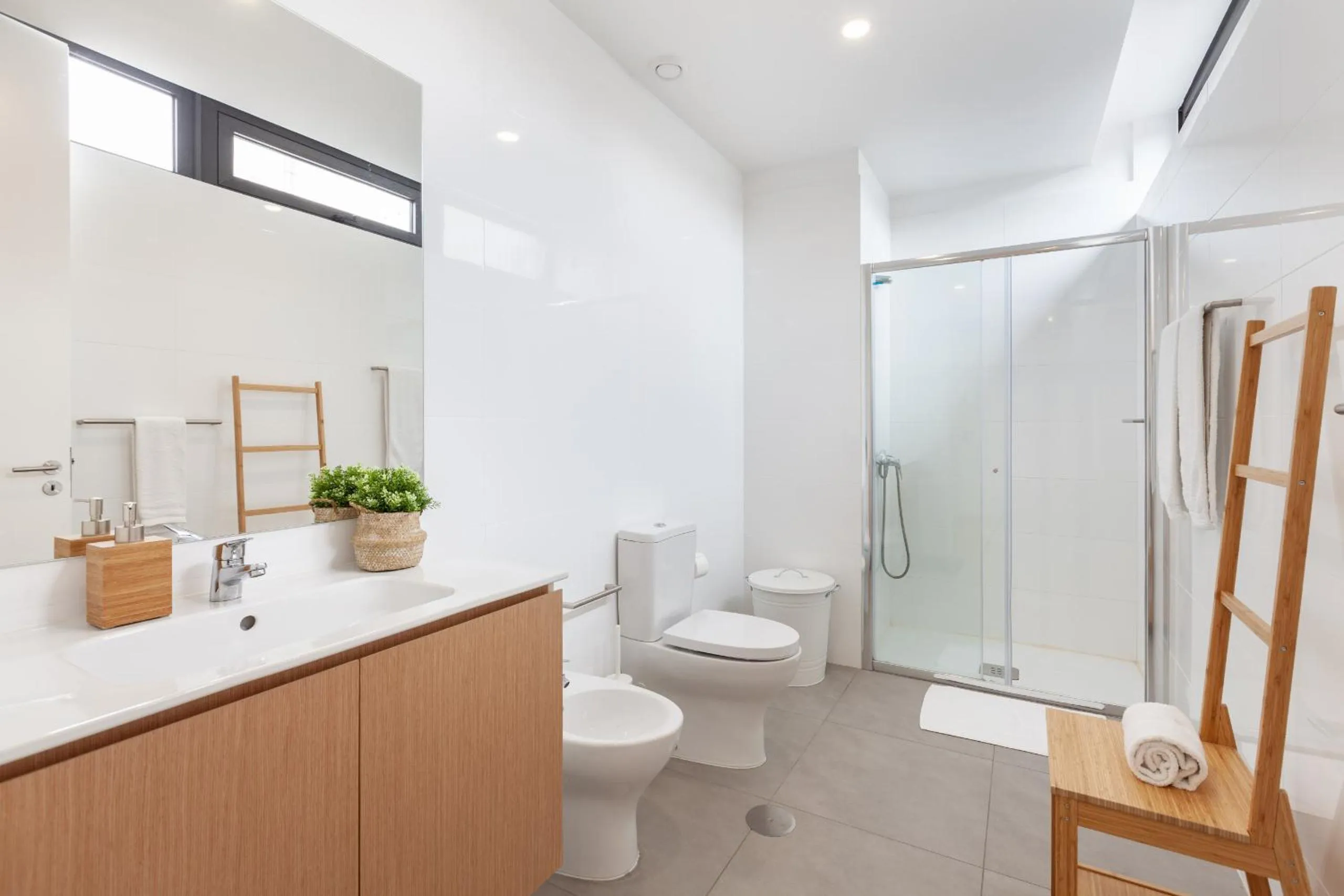Bathroom in Oporto Palace Apartments