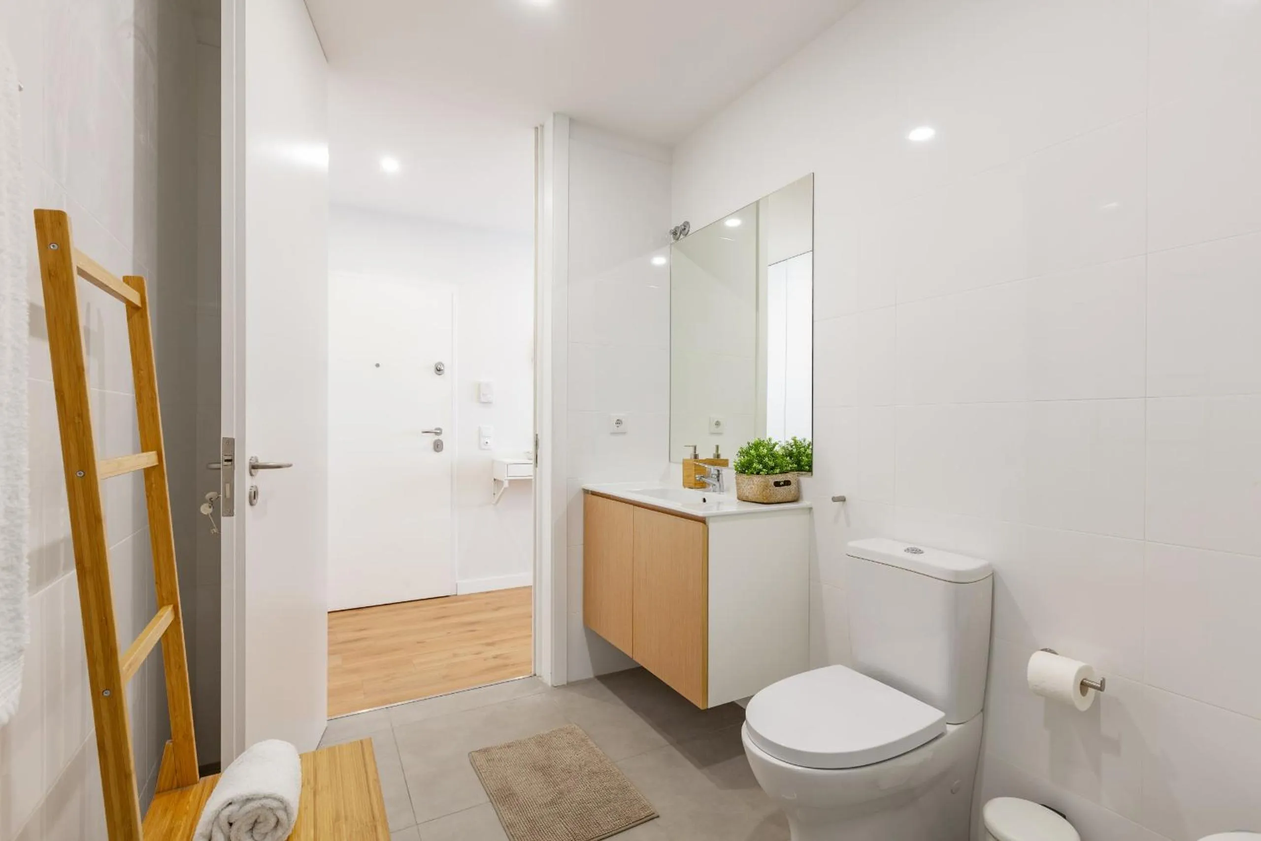 Bathroom in Oporto Palace Apartments