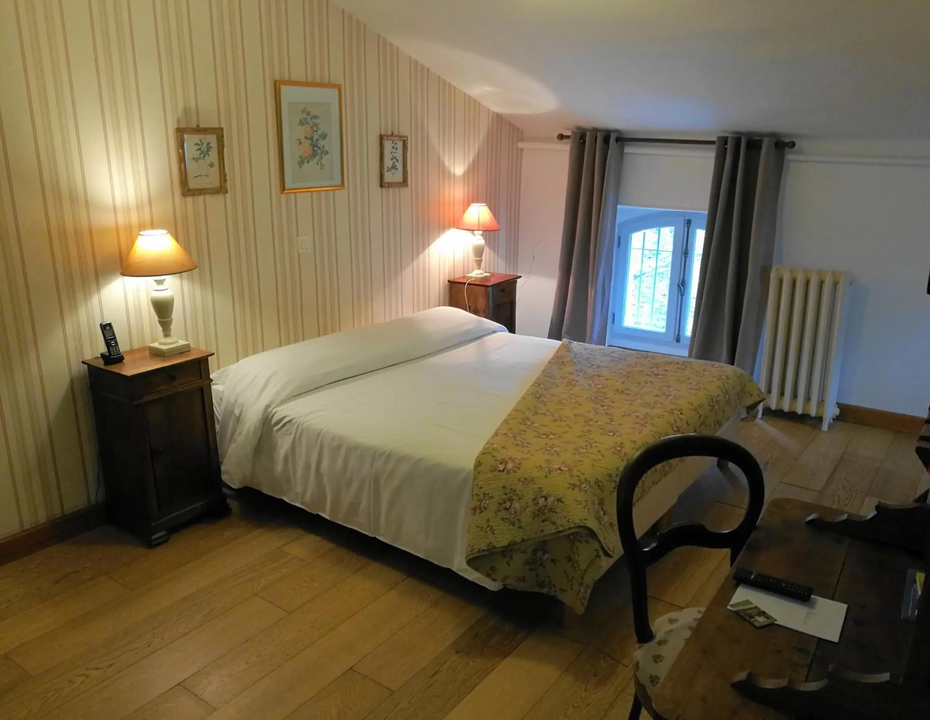 Bed in Hotel Logis - Chateau de Beauregard Bed in Hotel Logis - Chateau de Beauregard