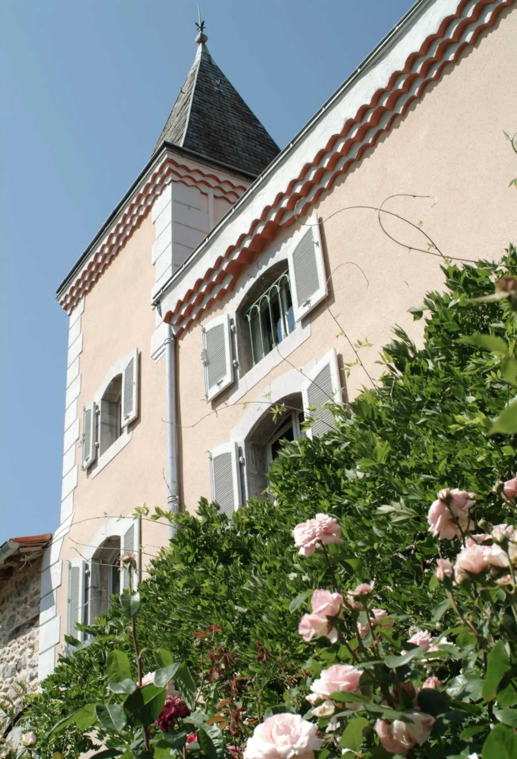 Property building in Hotel Logis - Chateau de Beauregard Property building in Hotel Logis - Chateau de Beauregard