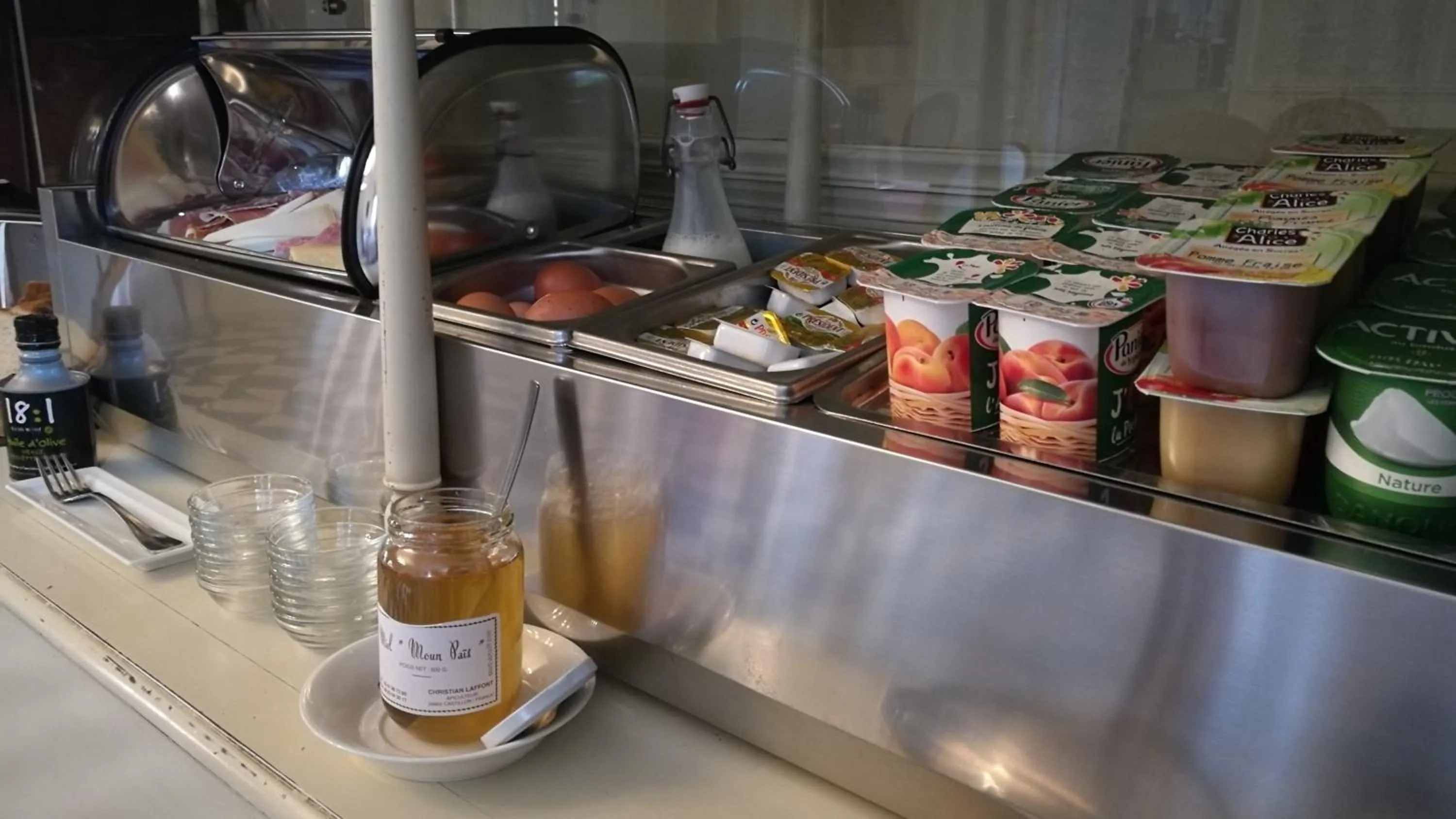 Food and drinks in Hotel Logis - Chateau de Beauregard