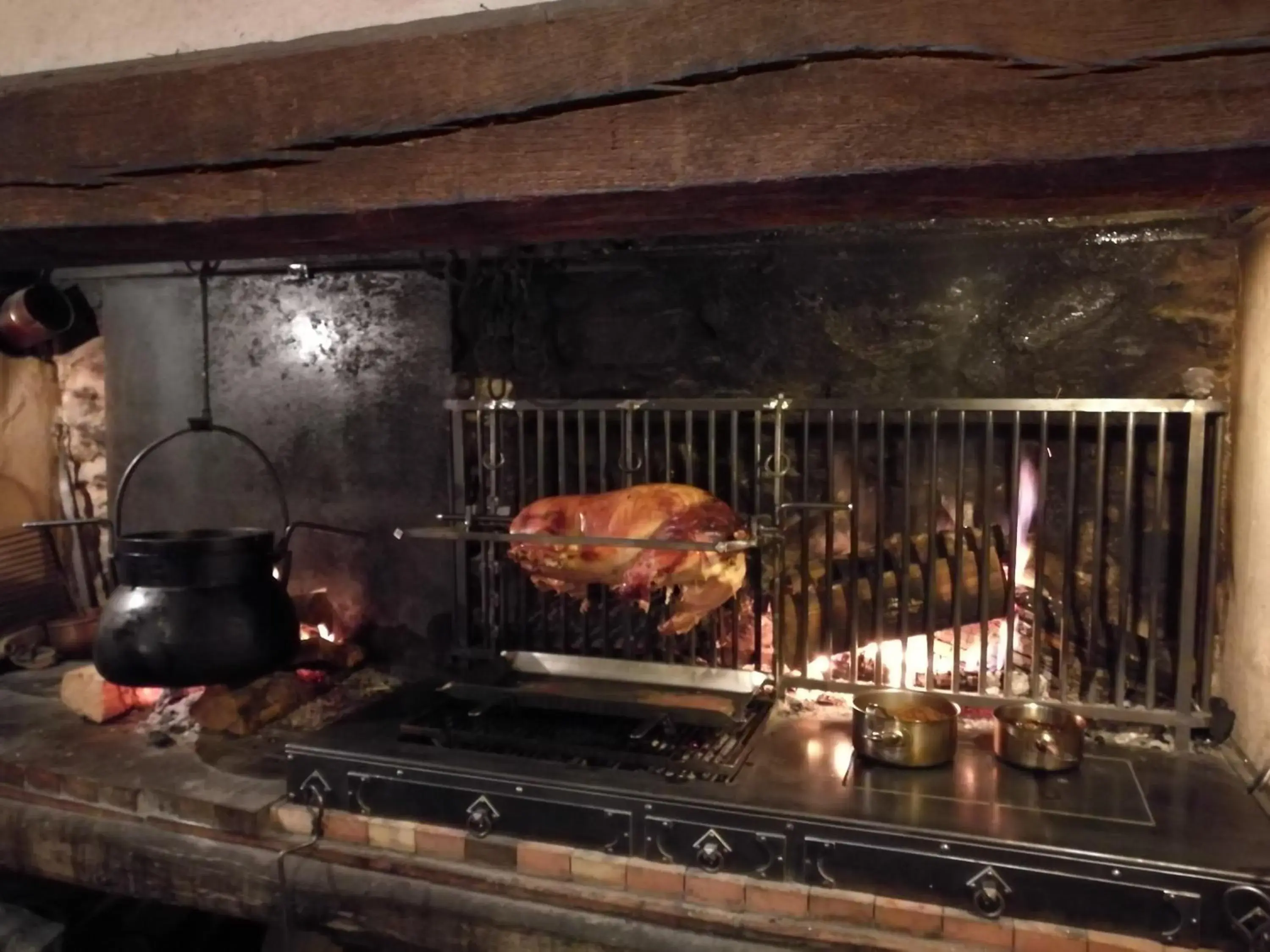 Restaurant/places to eat in Hotel Logis - Chateau de Beauregard Restaurant/places to eat in Hotel Logis - Chateau de Beauregard