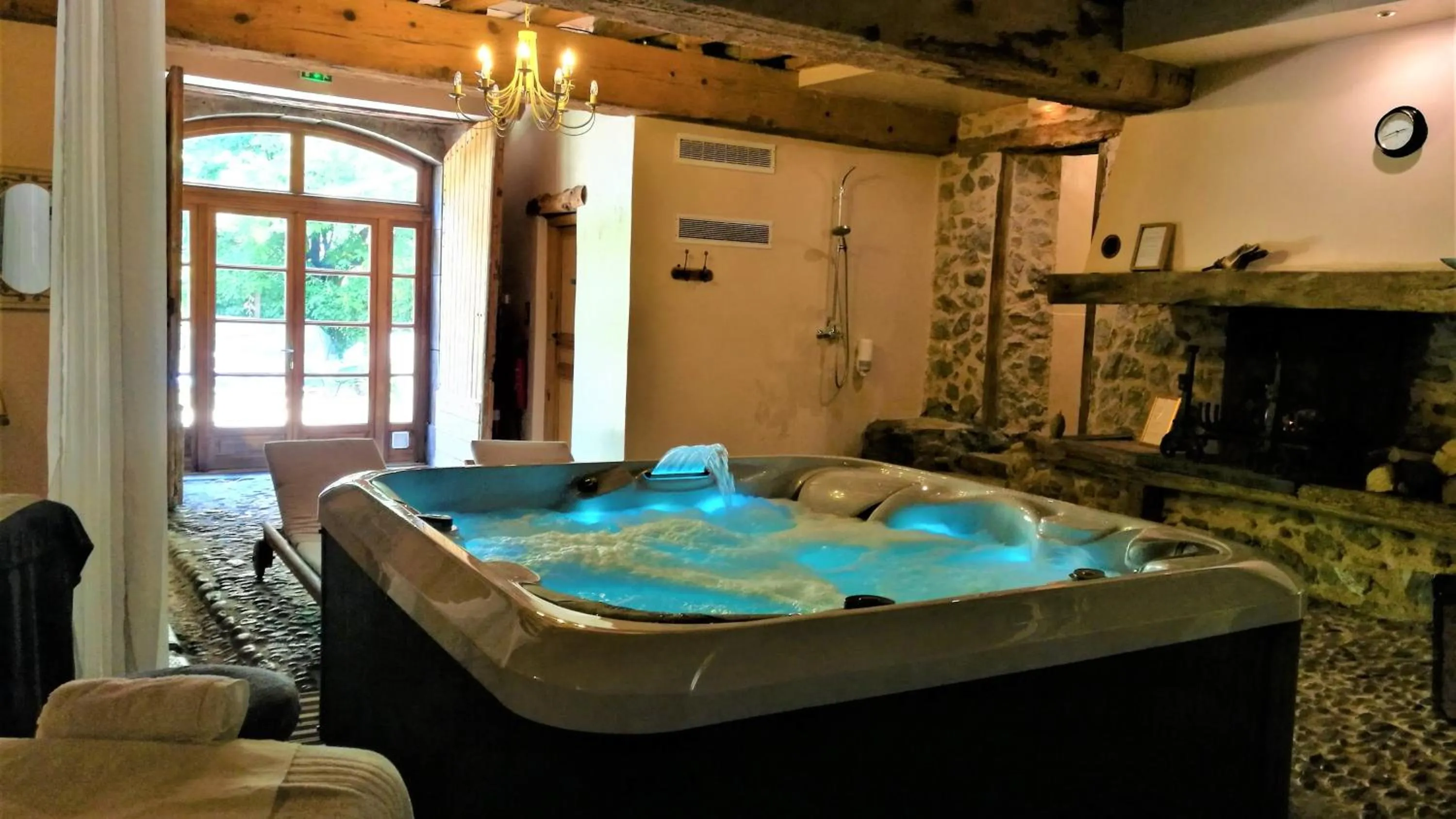 Spa and wellness centre/facilities in Hotel Logis - Chateau de Beauregard