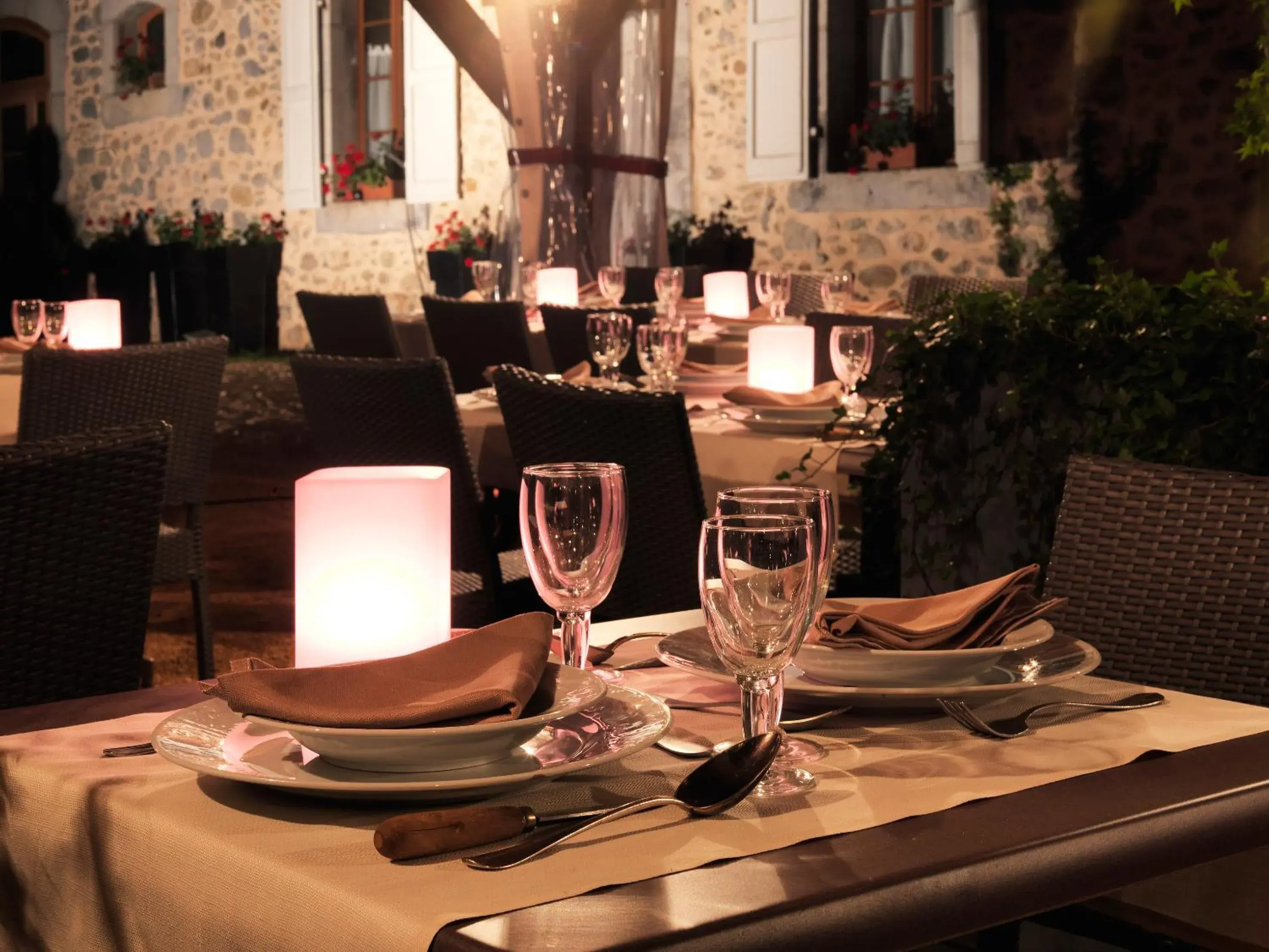 Restaurant/places to eat in Hotel Logis - Chateau de Beauregard Restaurant/places to eat in Hotel Logis - Chateau de Beauregard