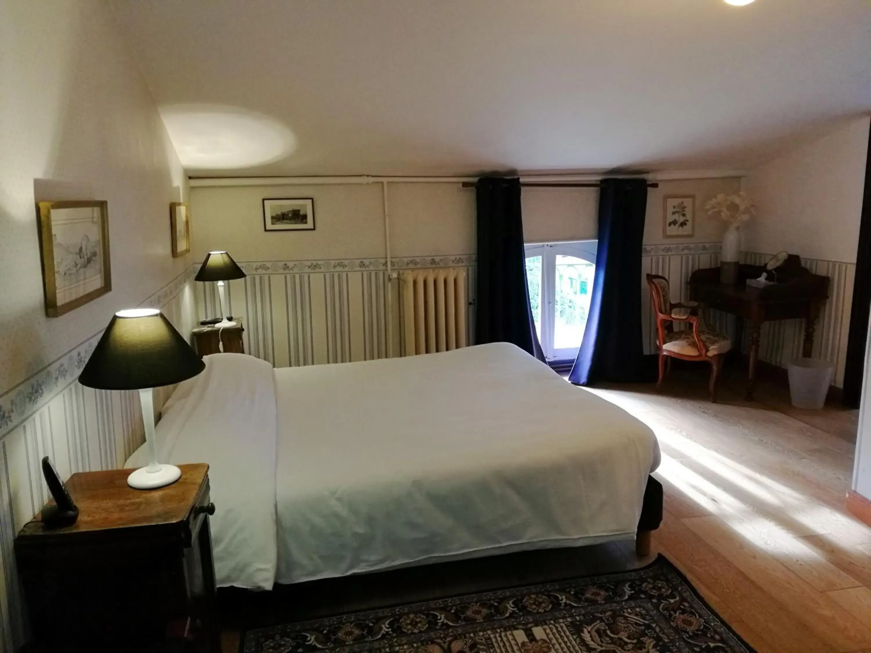 Bed in Hotel Logis - Chateau de Beauregard Bed in Hotel Logis - Chateau de Beauregard