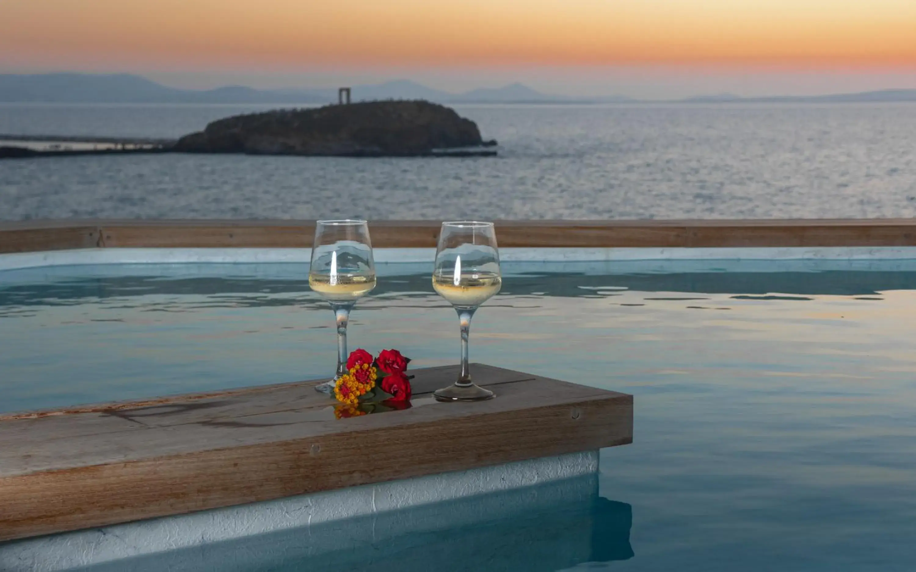 Swimming pool in Iliada Suites Swimming pool in Iliada Suites