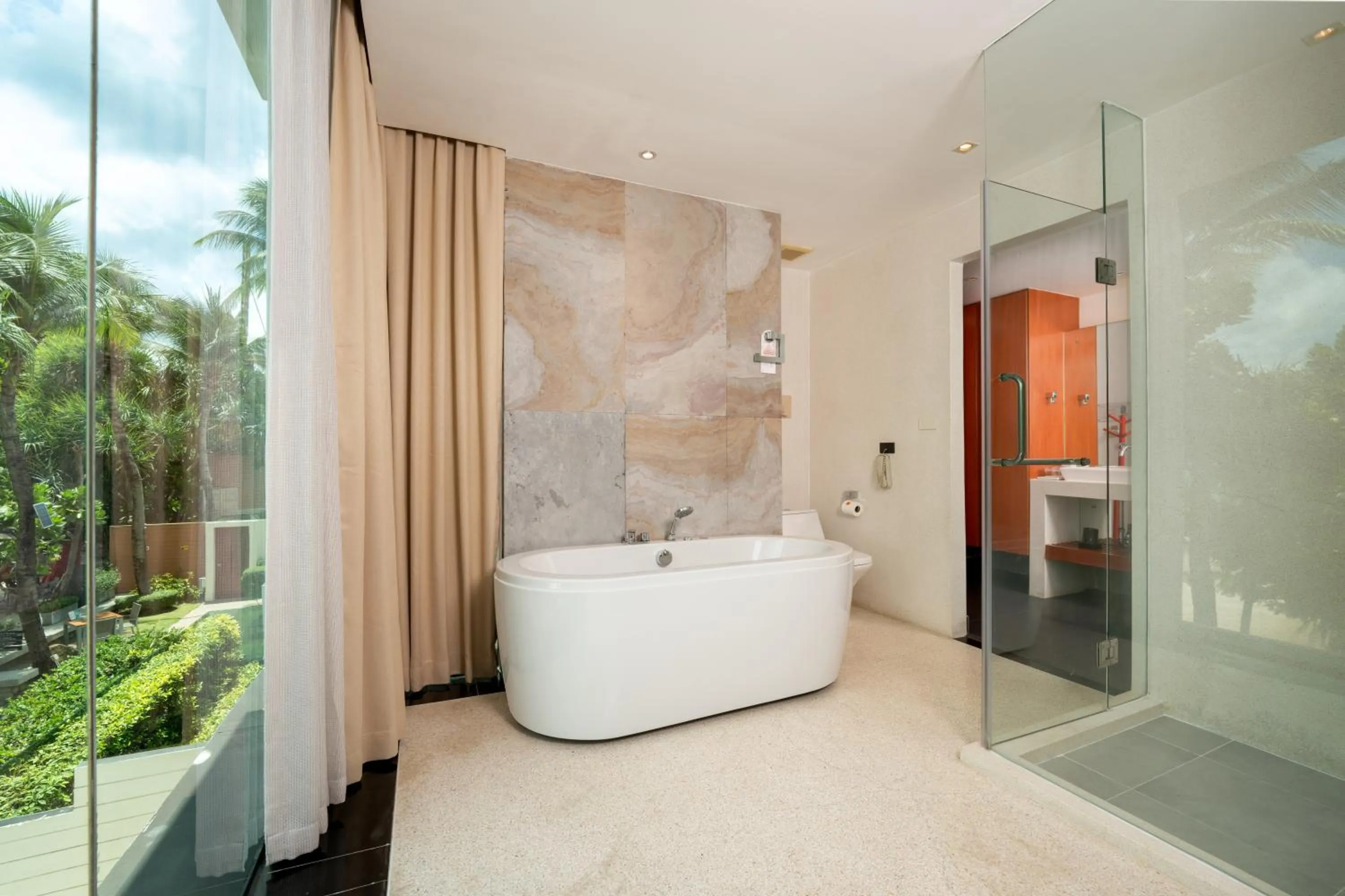 Bath in La Flora Resort Patong