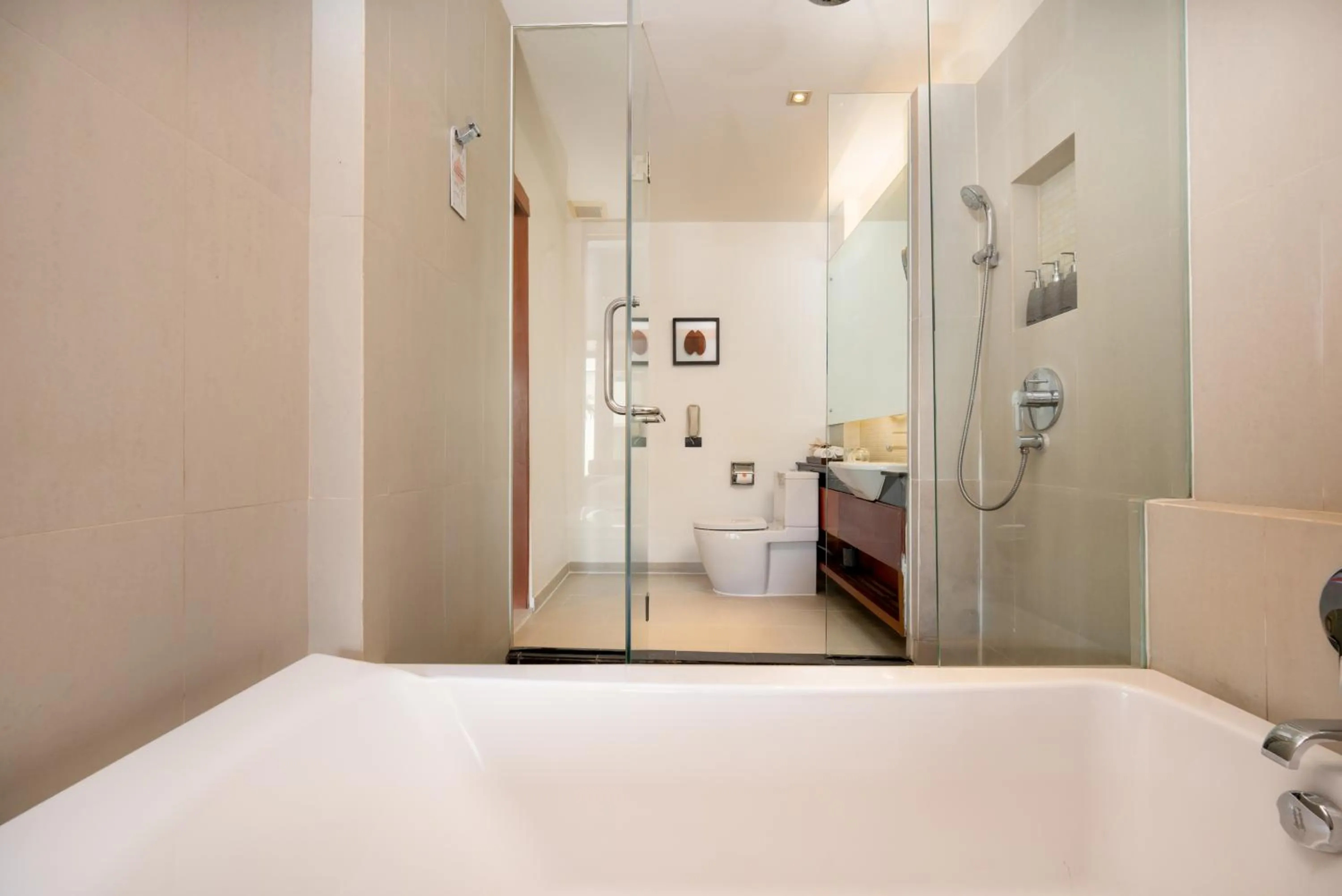 Bath in La Flora Resort Patong