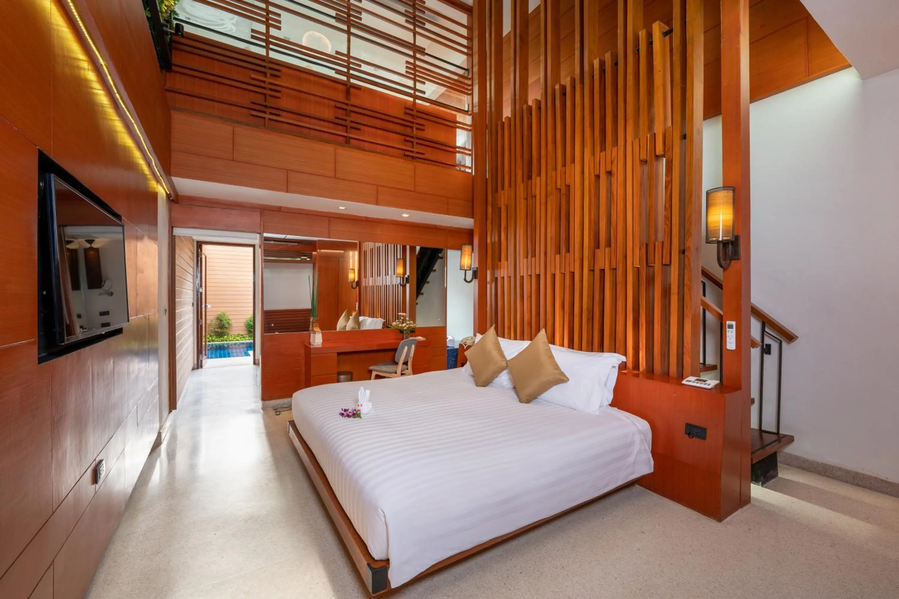 Bedroom, Bed in La Flora Resort Patong