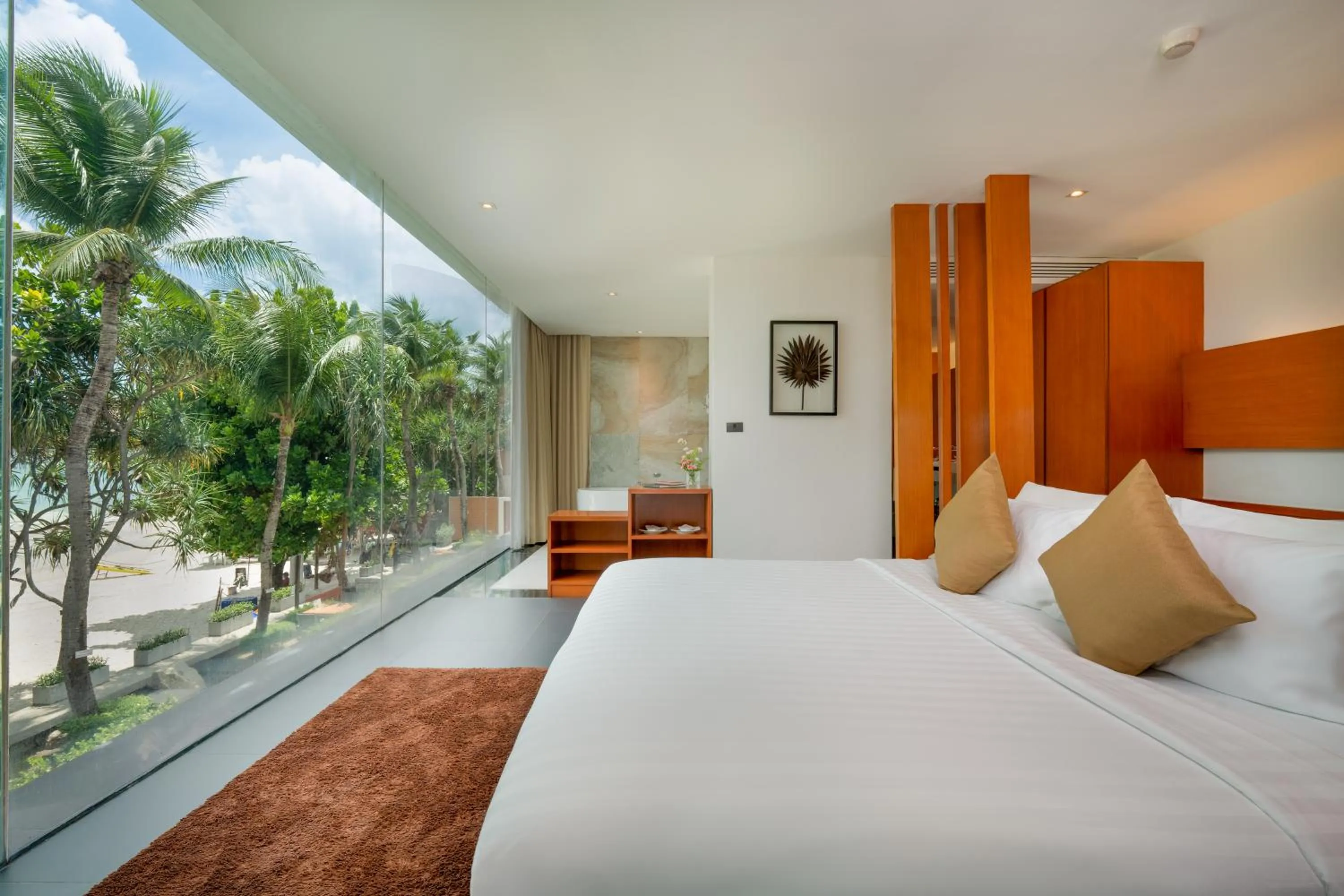 Bedroom, Bed in La Flora Resort Patong