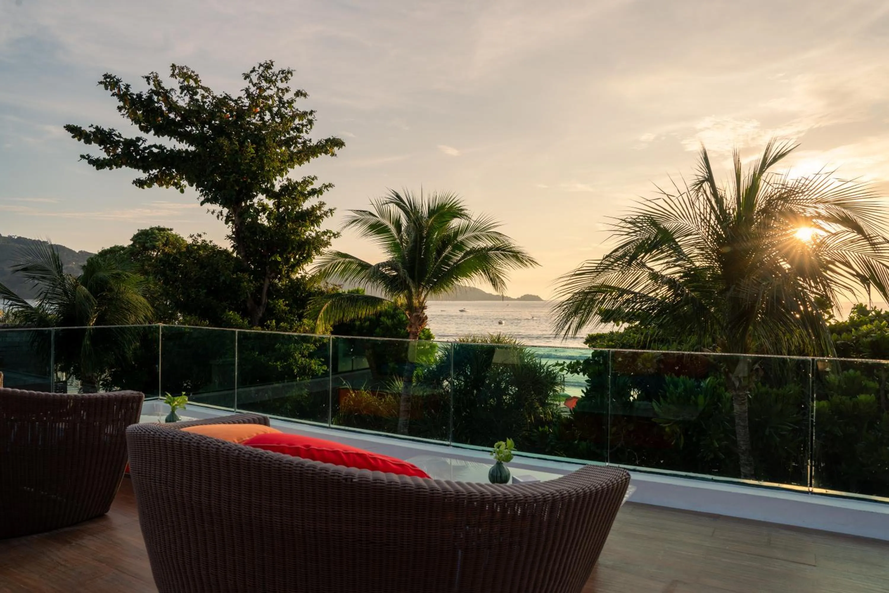 Restaurant/places to eat in La Flora Resort Patong