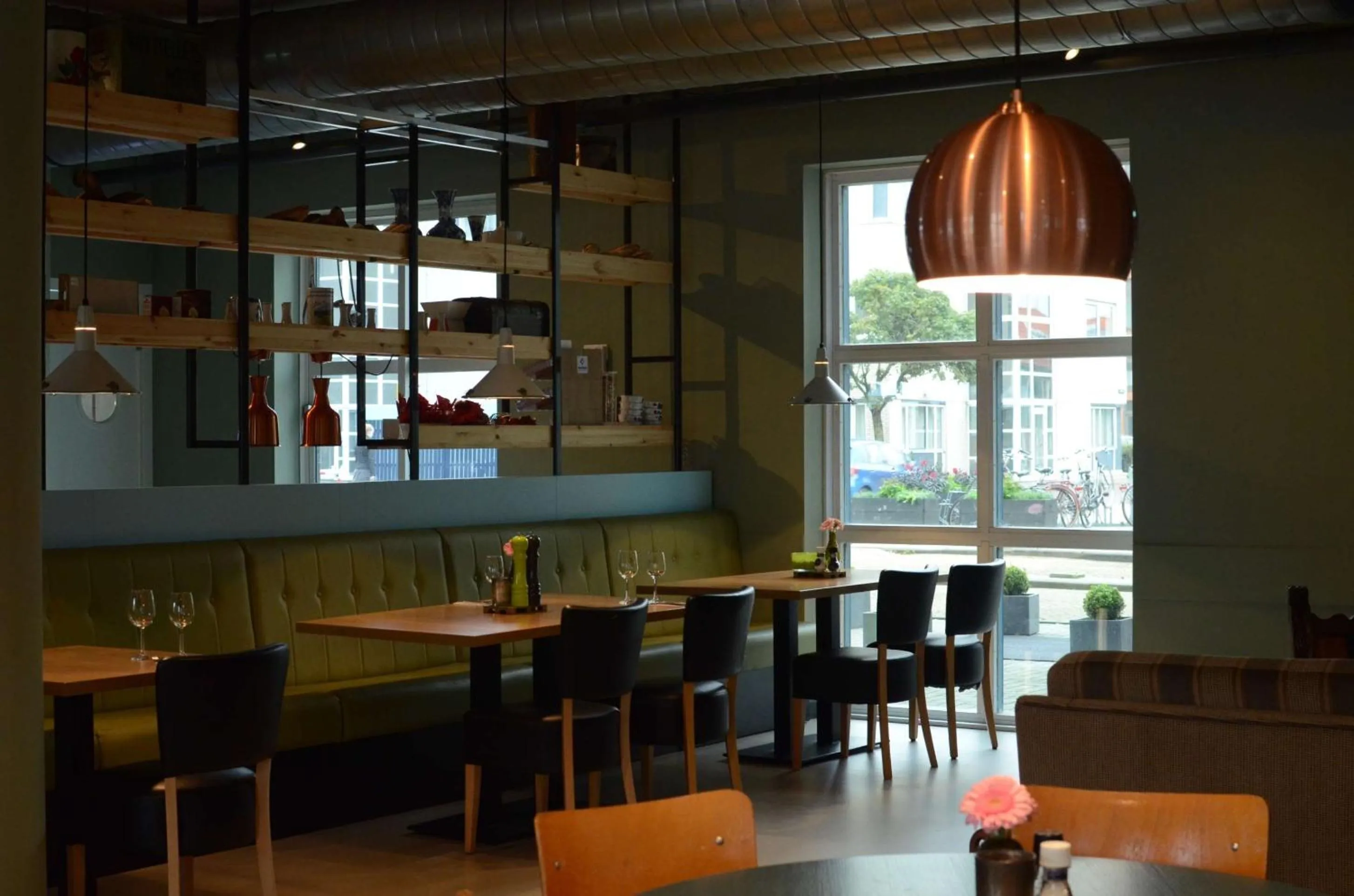 Restaurant/places to eat in Best Western Zaan Inn