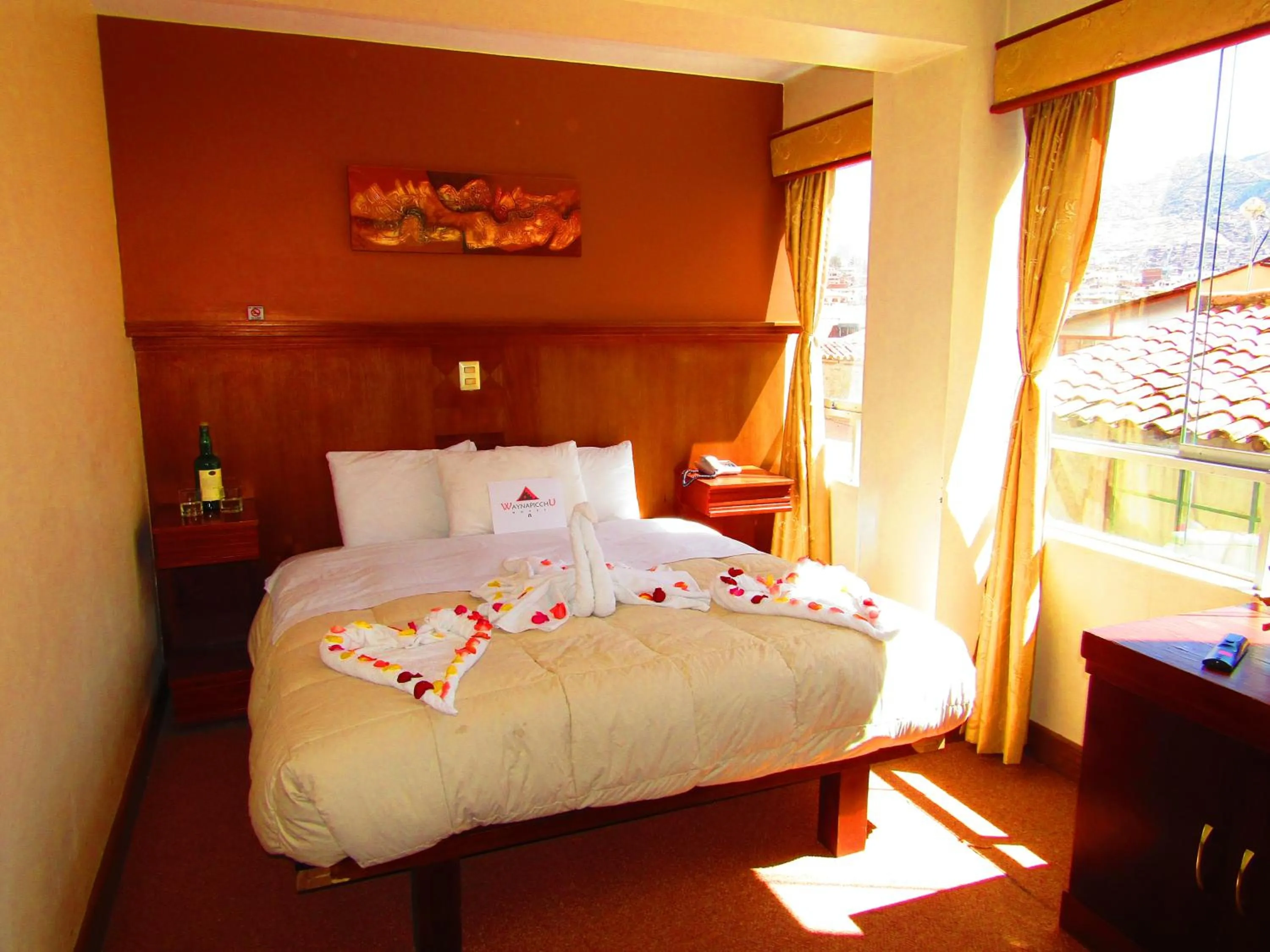 Photo of the whole room, Bed in Hotel Waynapicchu