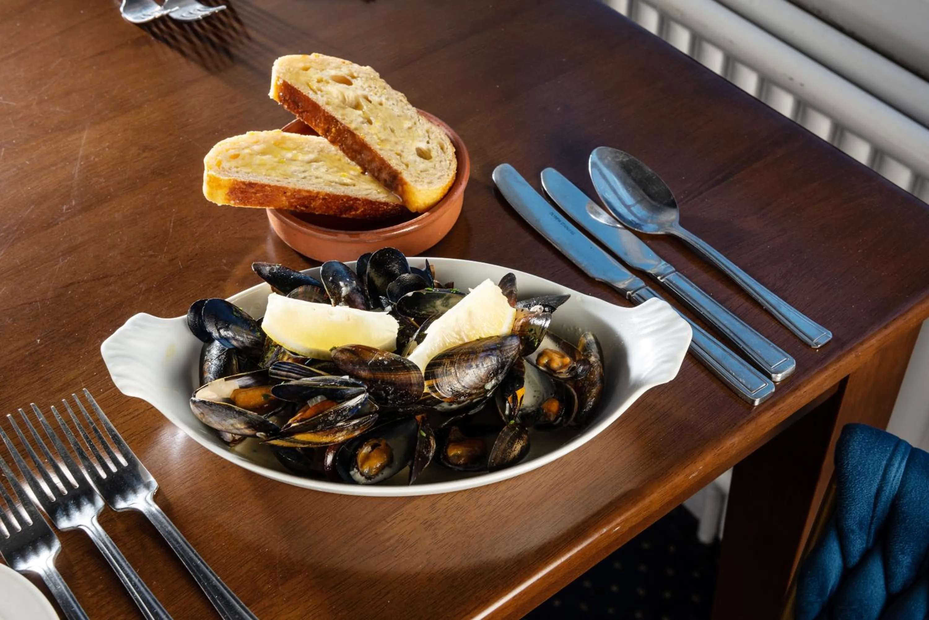 Restaurant/places to eat in Hotel Rex