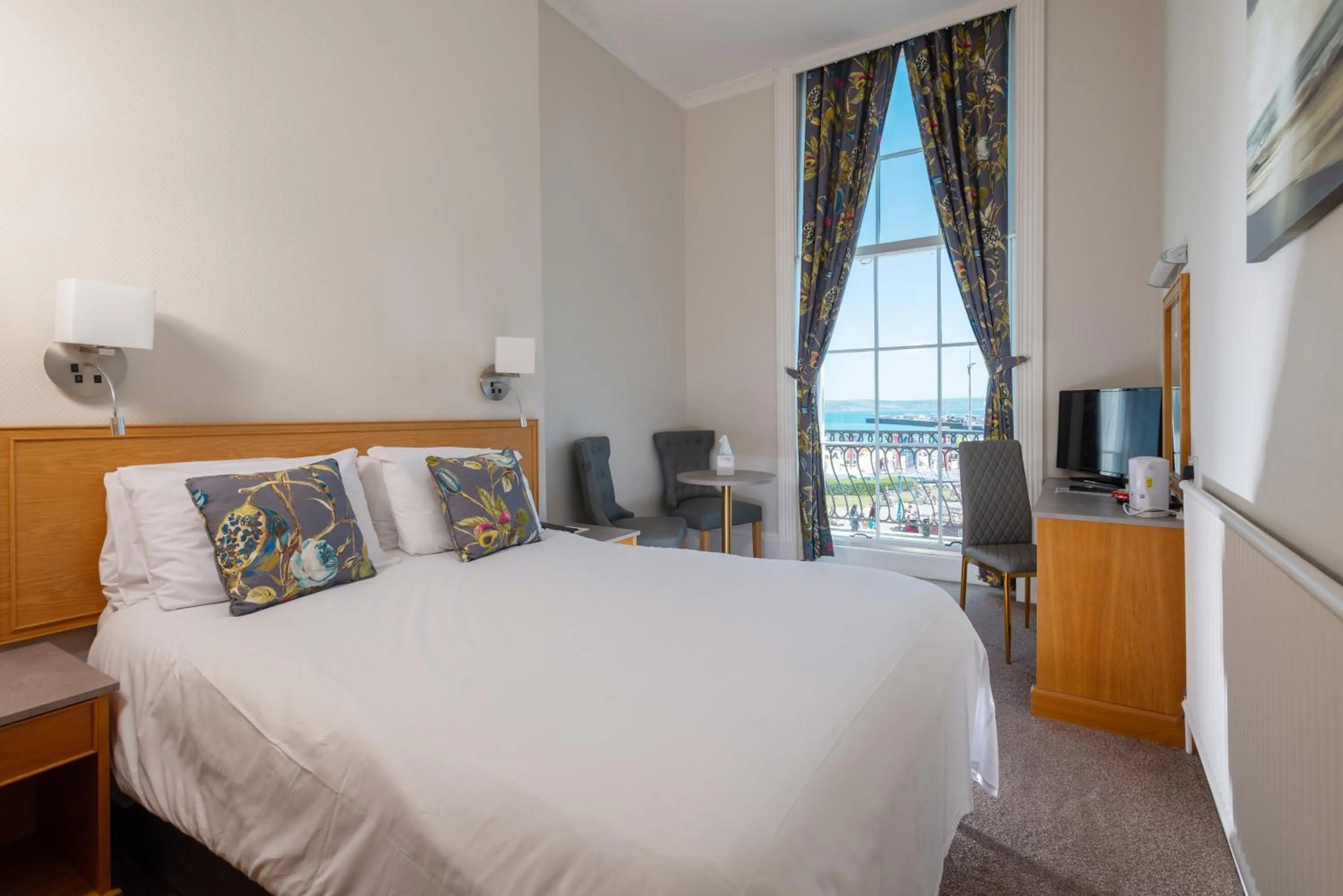 Bedroom, Bed in Hotel Rex