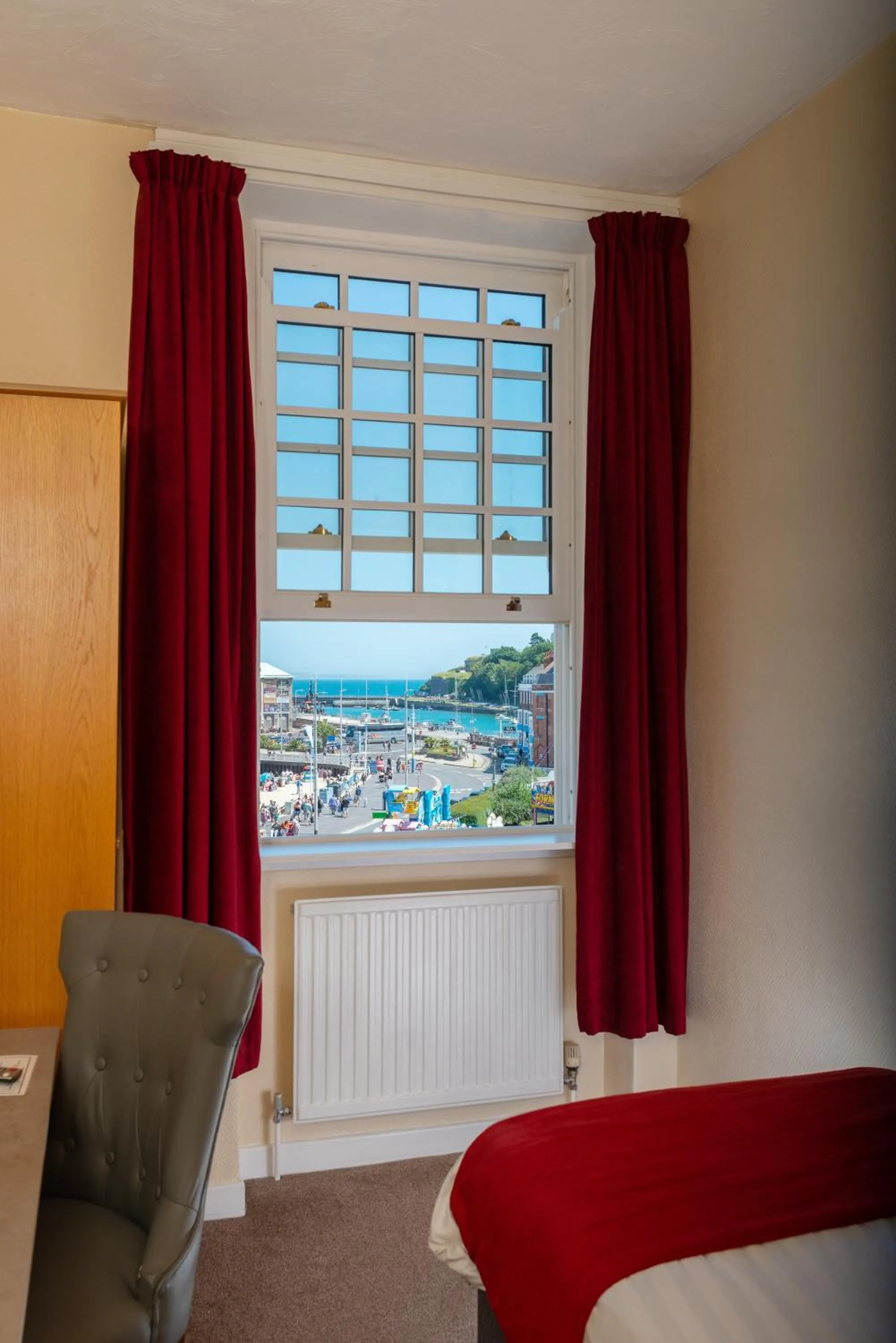 Bedroom, Bed in Hotel Rex