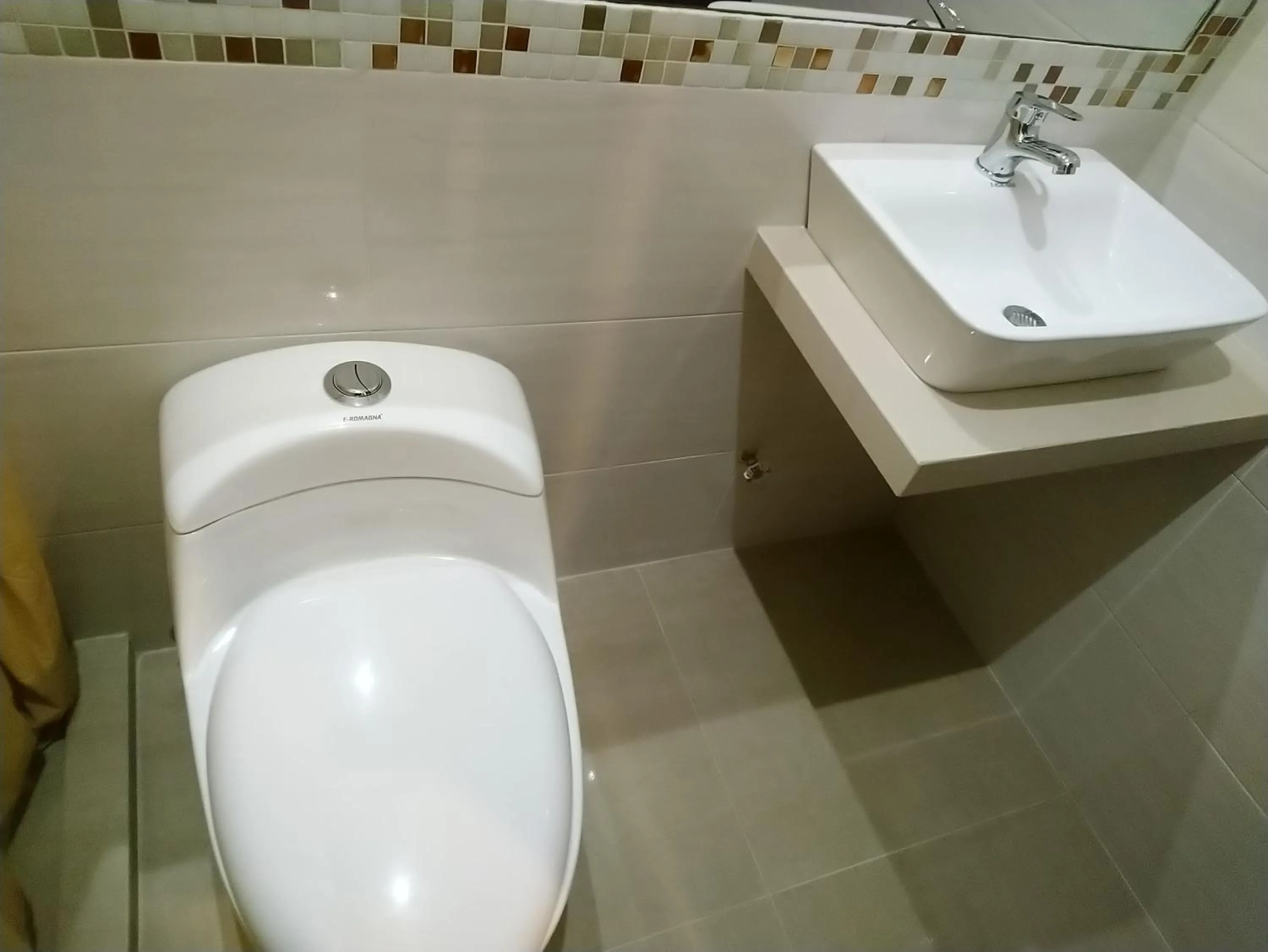 Bathroom in Hostal Perla Real Inn