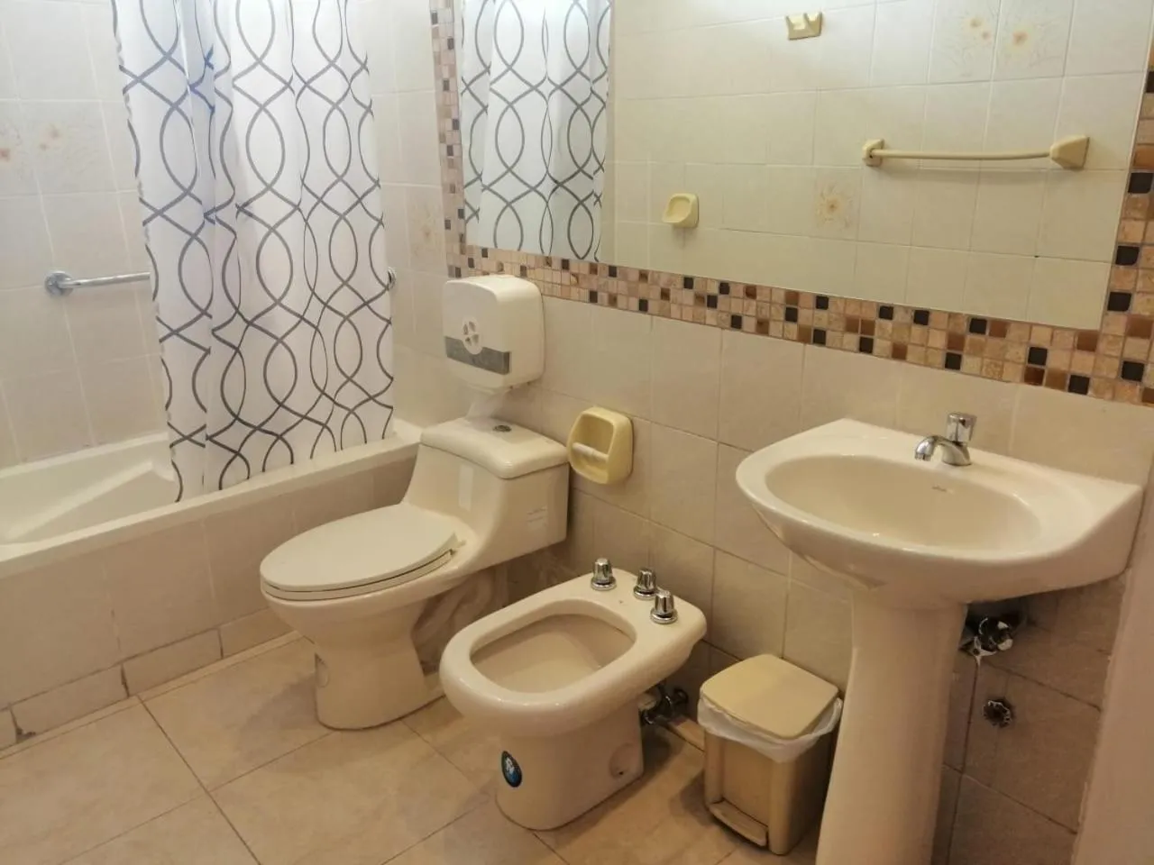 Hostal Perla Real Inn
