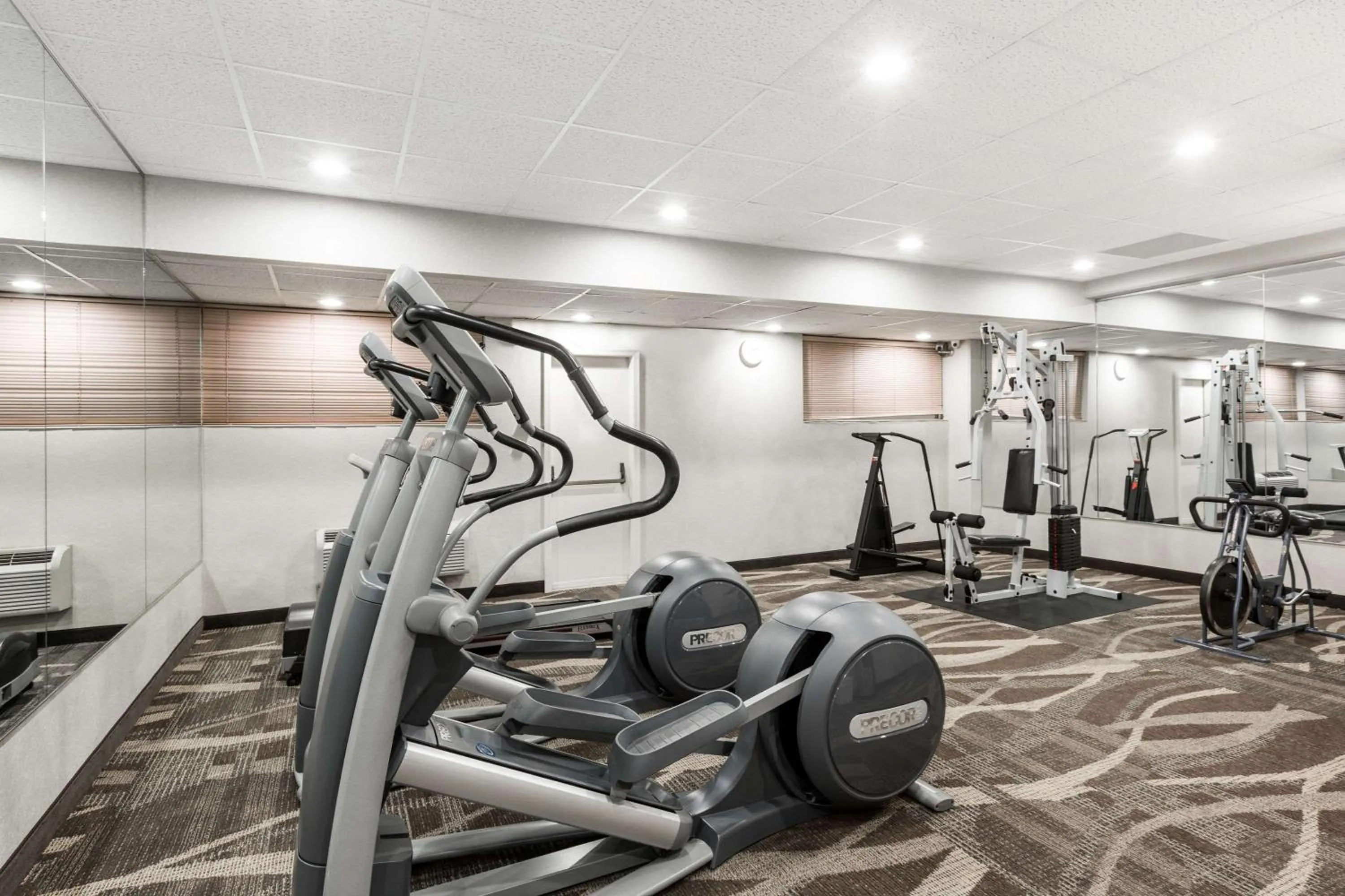 Fitness centre/facilities, Fitness Center/Facilities in Ramada by Wyndham Yonkers