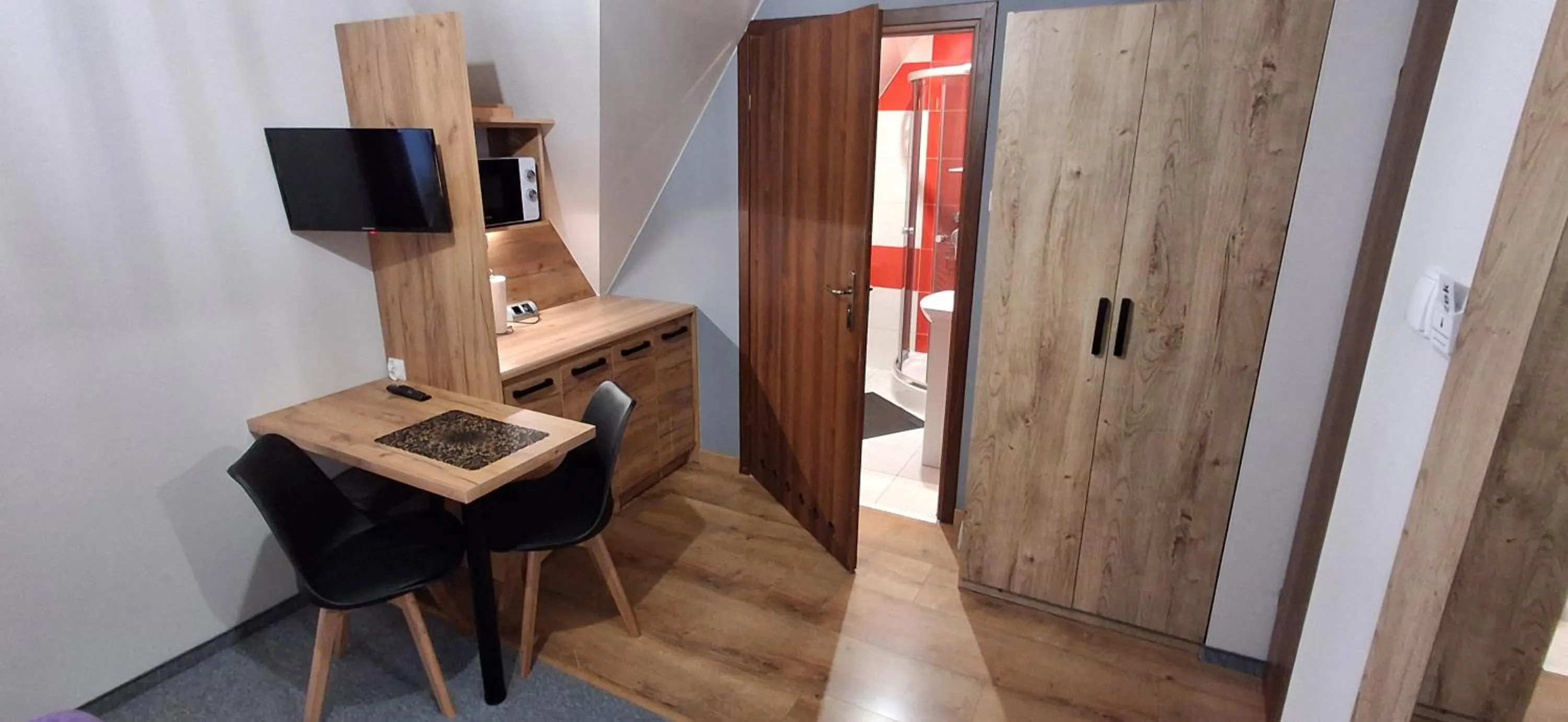 wardrobe in Willa na Olczańskim Wierchu - apartamenty i pokoje