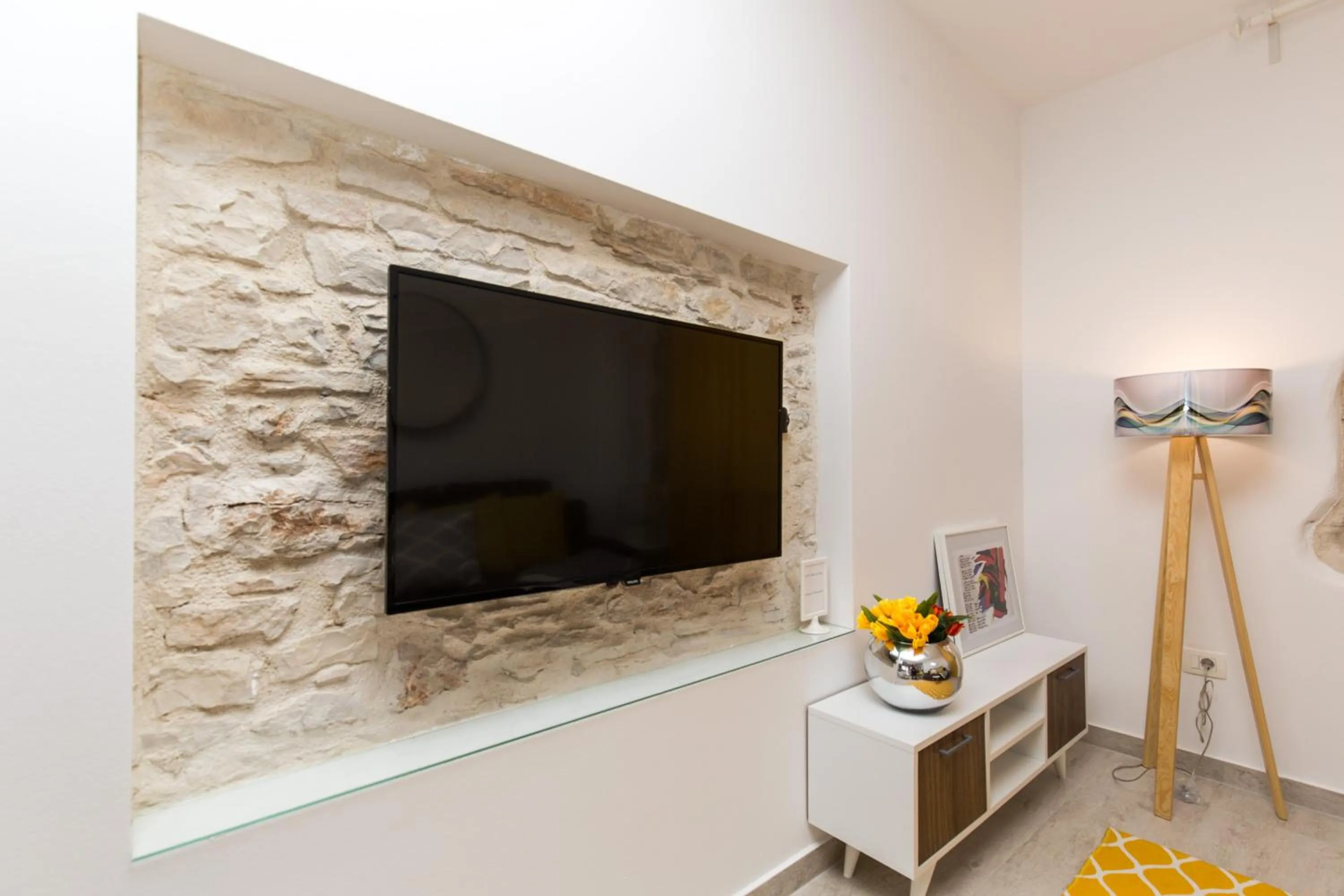 TV and multimedia in Stay Inn Arena Center