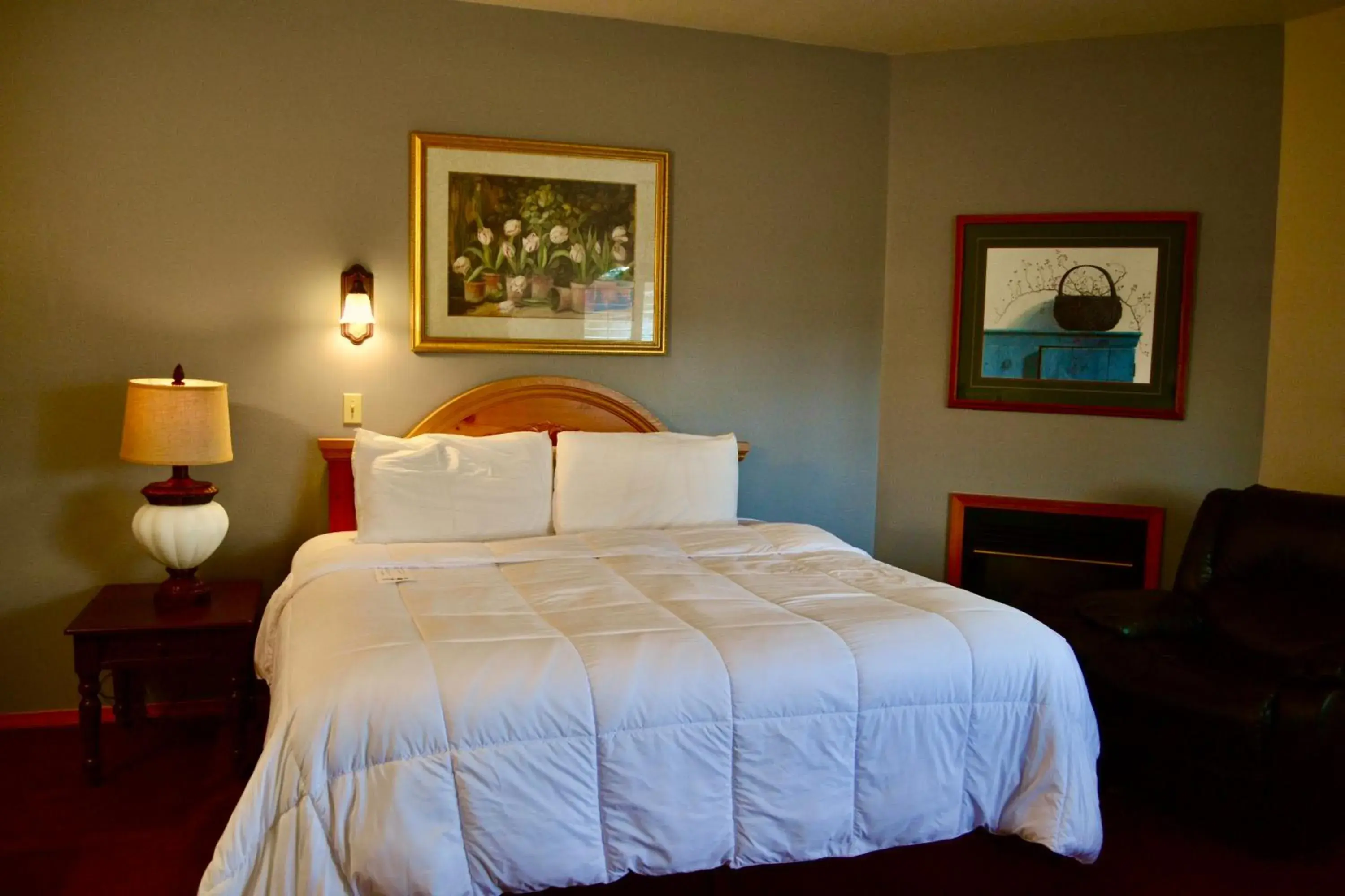 Bed in Anaco Bay Inn Bed in Anaco Bay Inn