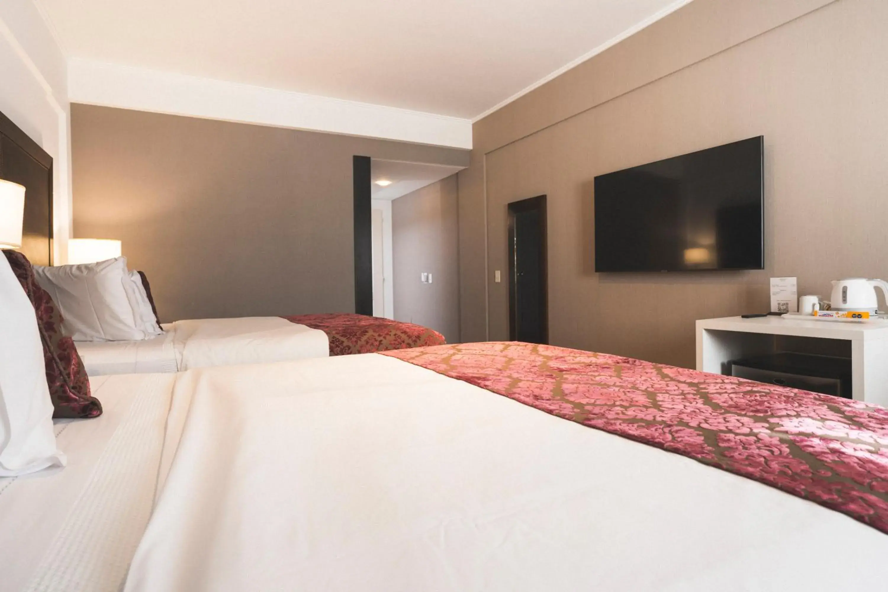 Bed in Hotel Tolosa Bed in Hotel Tolosa