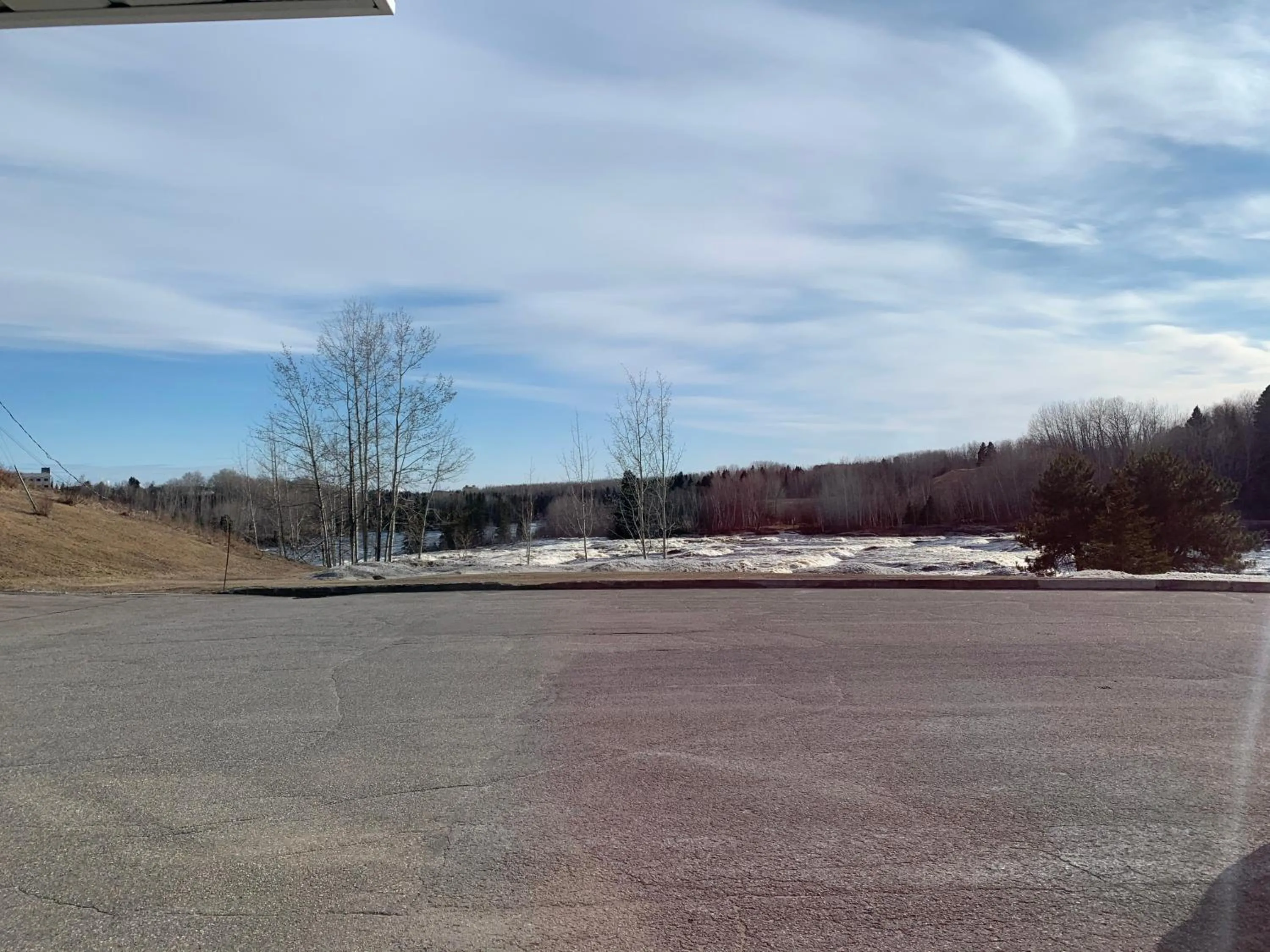 Spring in Motel Chute des Pères