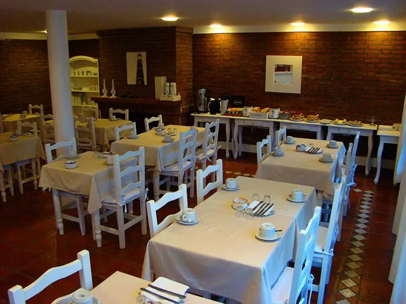 Restaurant/places to eat in Los Tulipanes Apart de Mar