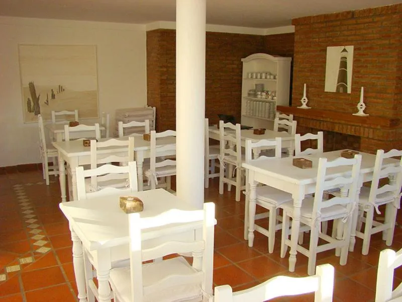 Restaurant/places to eat in Los Tulipanes Apart de Mar