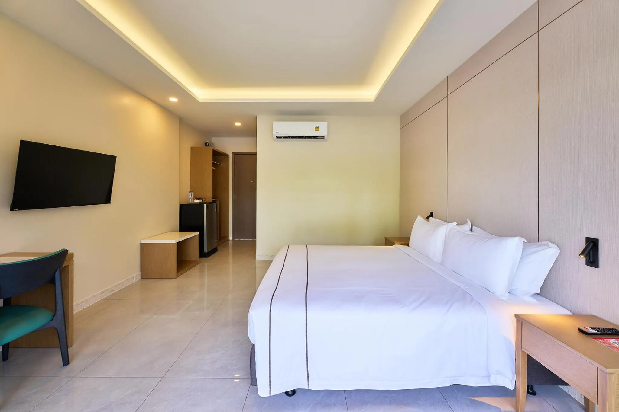 Bed in Nai Yang Beach Resort and Spa