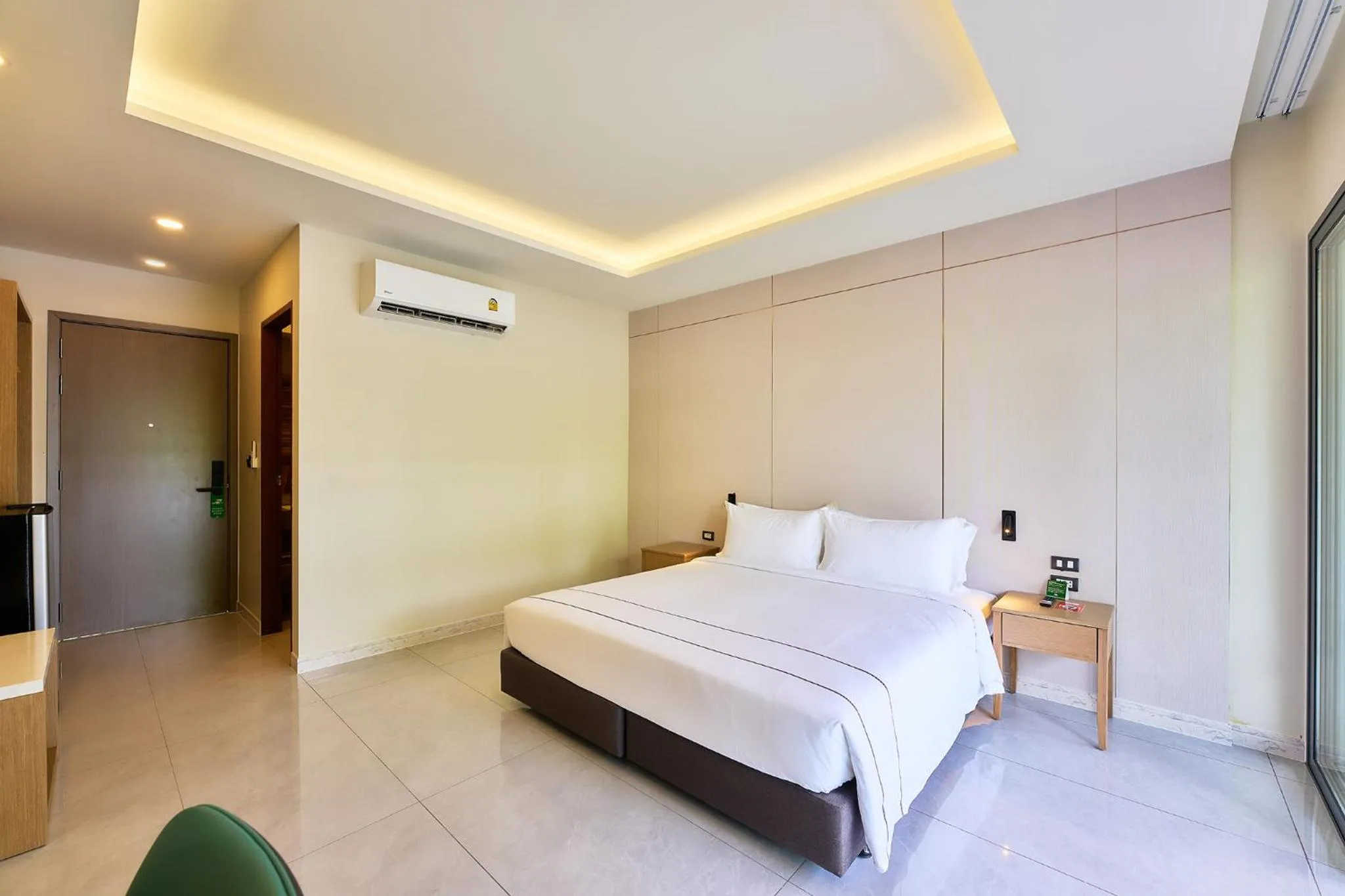 Bed in Nai Yang Beach Resort and Spa