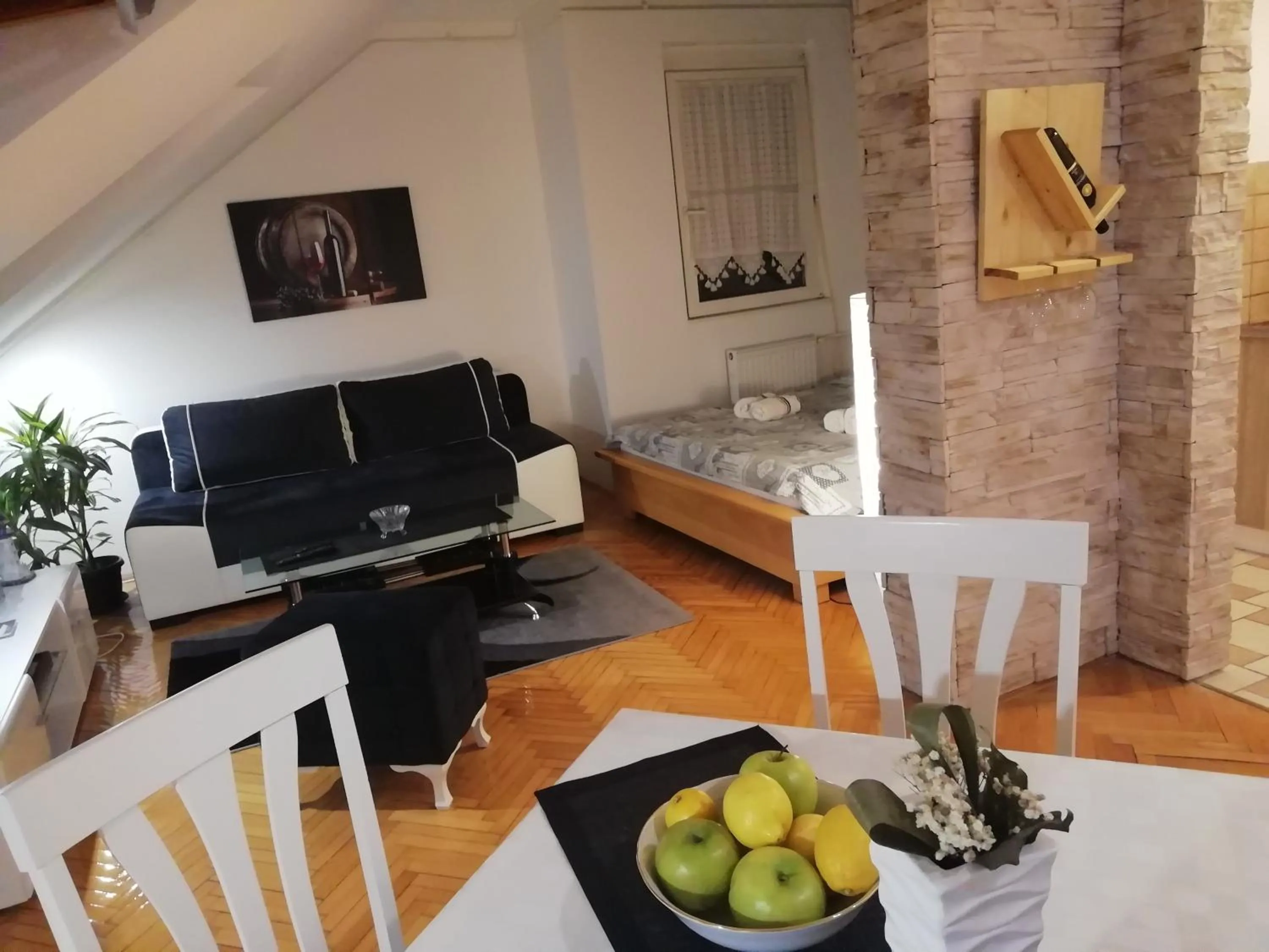 Two Kings apartment